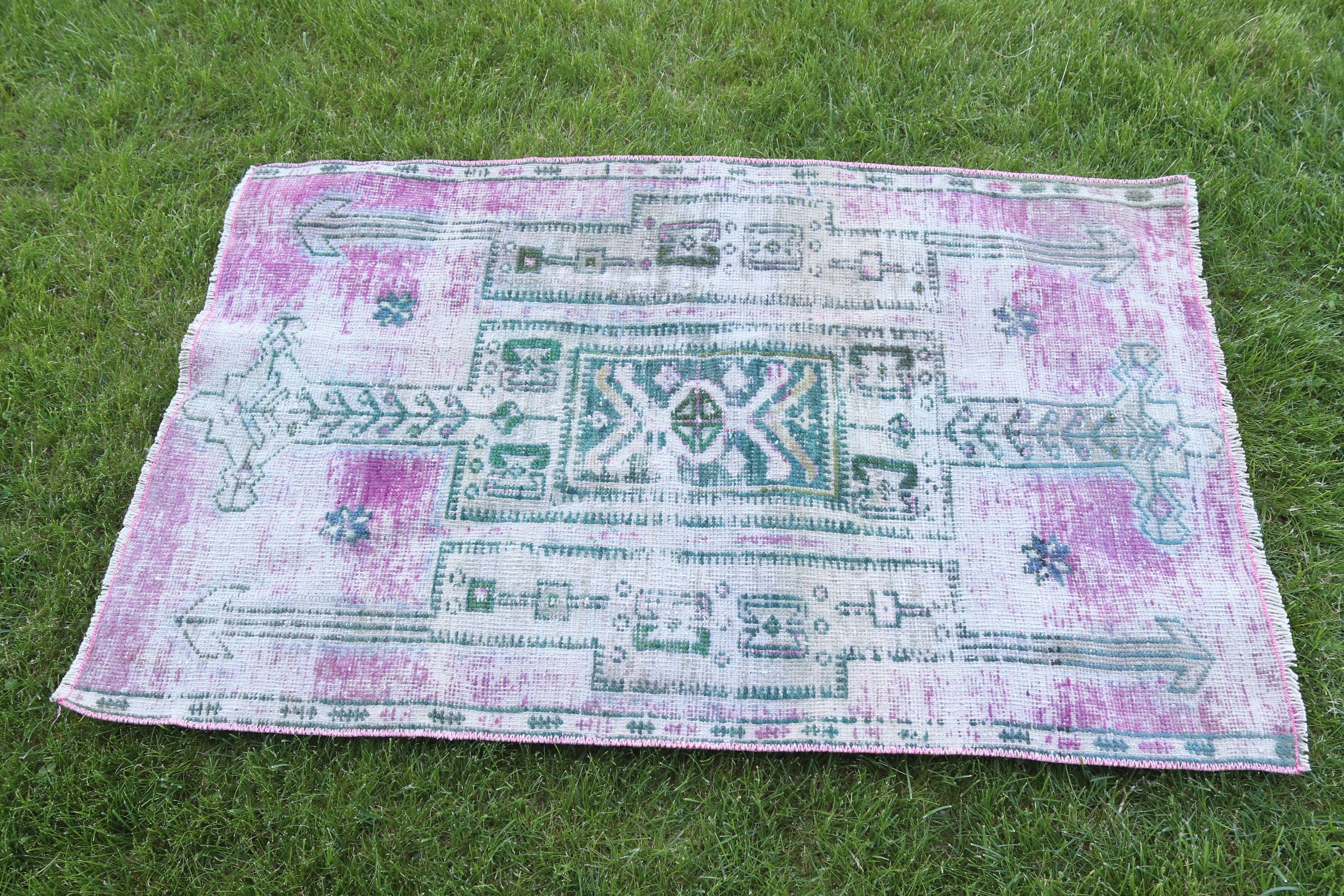 Küçük Vintage Halı, 2.4x3.8 ft Küçük Halı, Vintage Halılar, Nötr Halı, Küçük Alan Halıları, Türk Halısı, Fas Halıları, Mor Modern Halılar