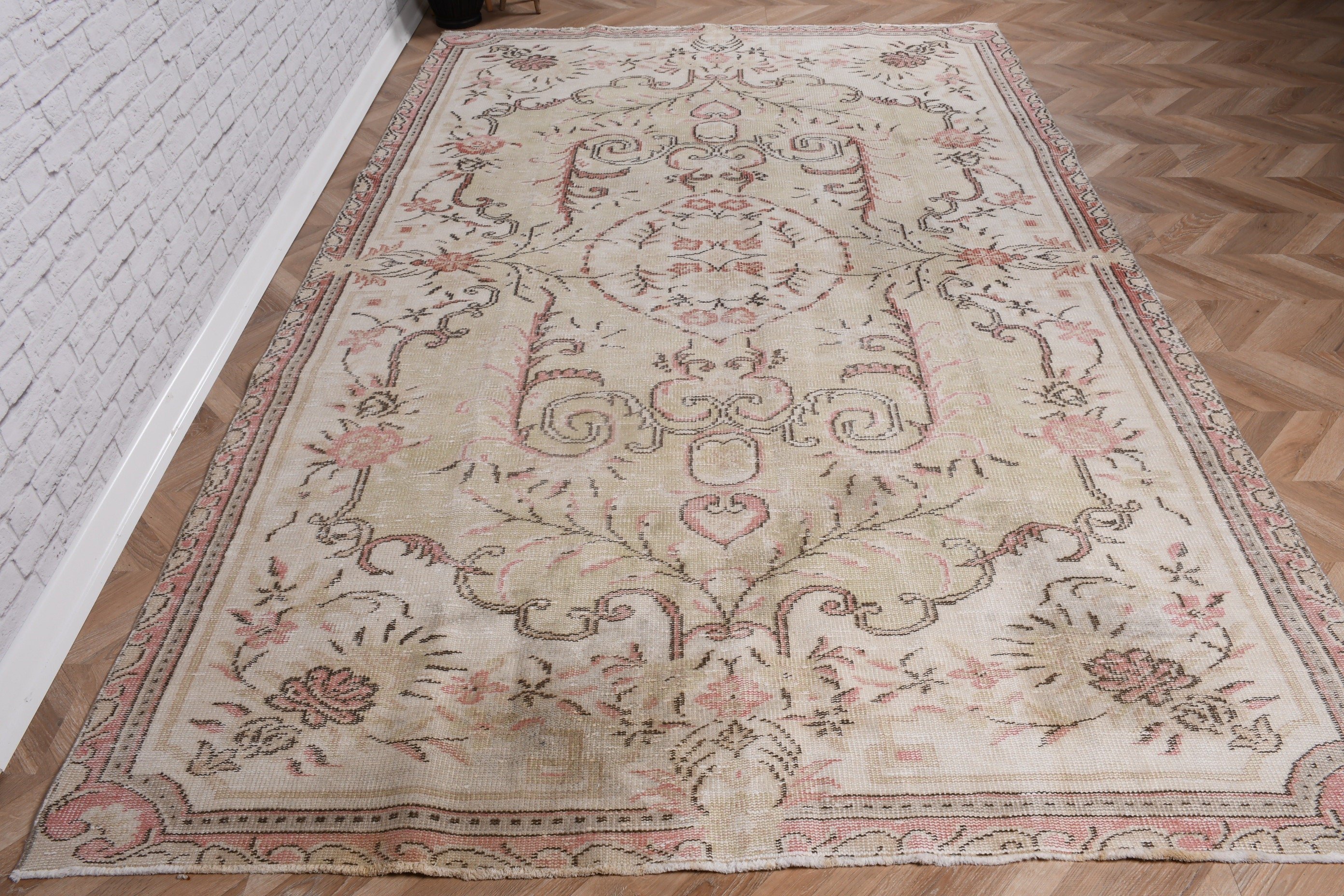 Büyük Vintage Halılar, Ofis Halıları, Türk Halısı, 6x9.7 ft Büyük Halı, Anadolu Halısı, Mutfak Halıları, Bej Anadolu Halısı, Vintage Halı, Salon Halısı