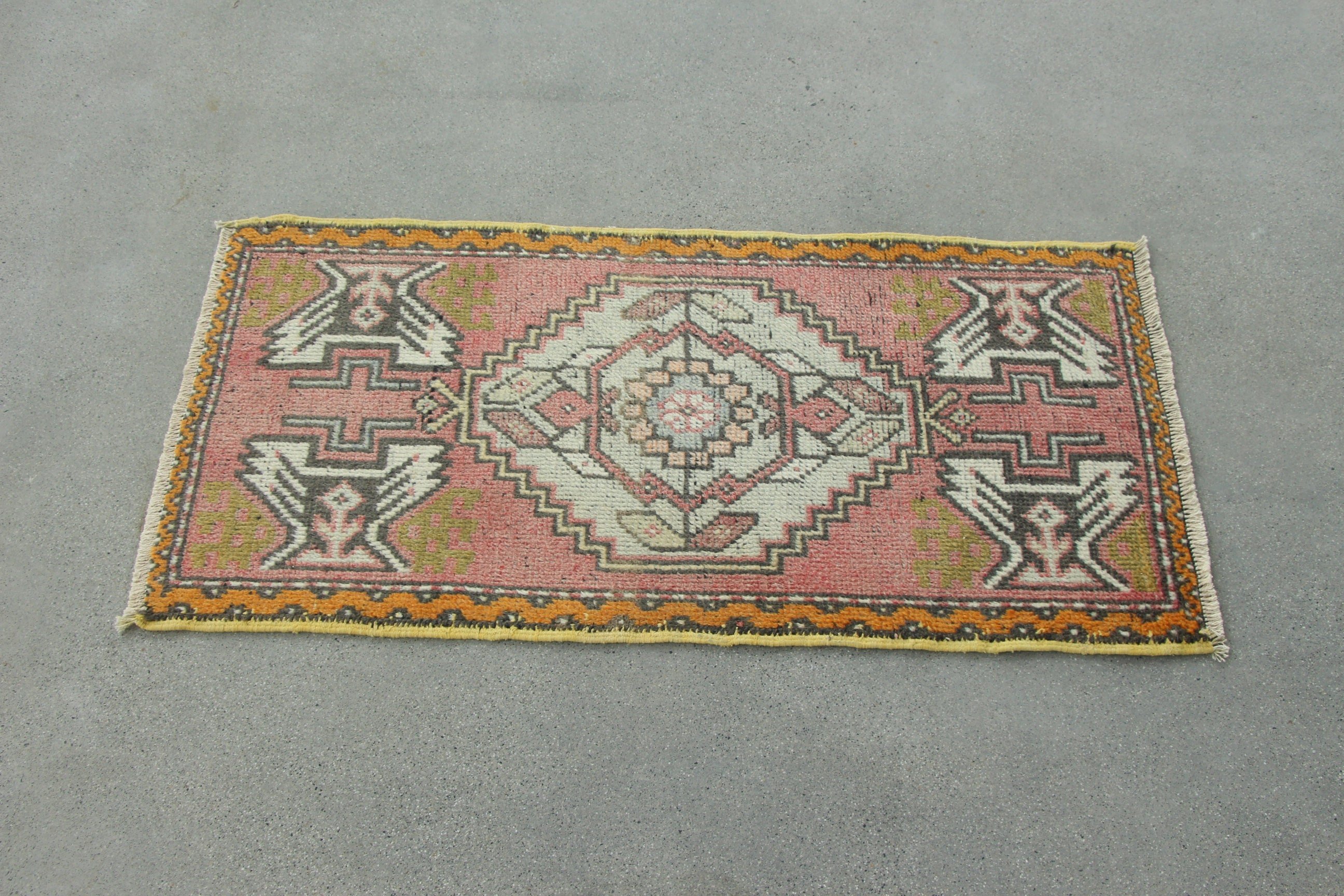 Lüks Halılar, Kapı Paspası Halıları, Vintage Halılar, 1.6x3.2 ft Küçük Halılar, Bohem Halısı, Türk Halısı, Oushak Halıları, Pembe Antika Halı, Küçük Boho Halısı