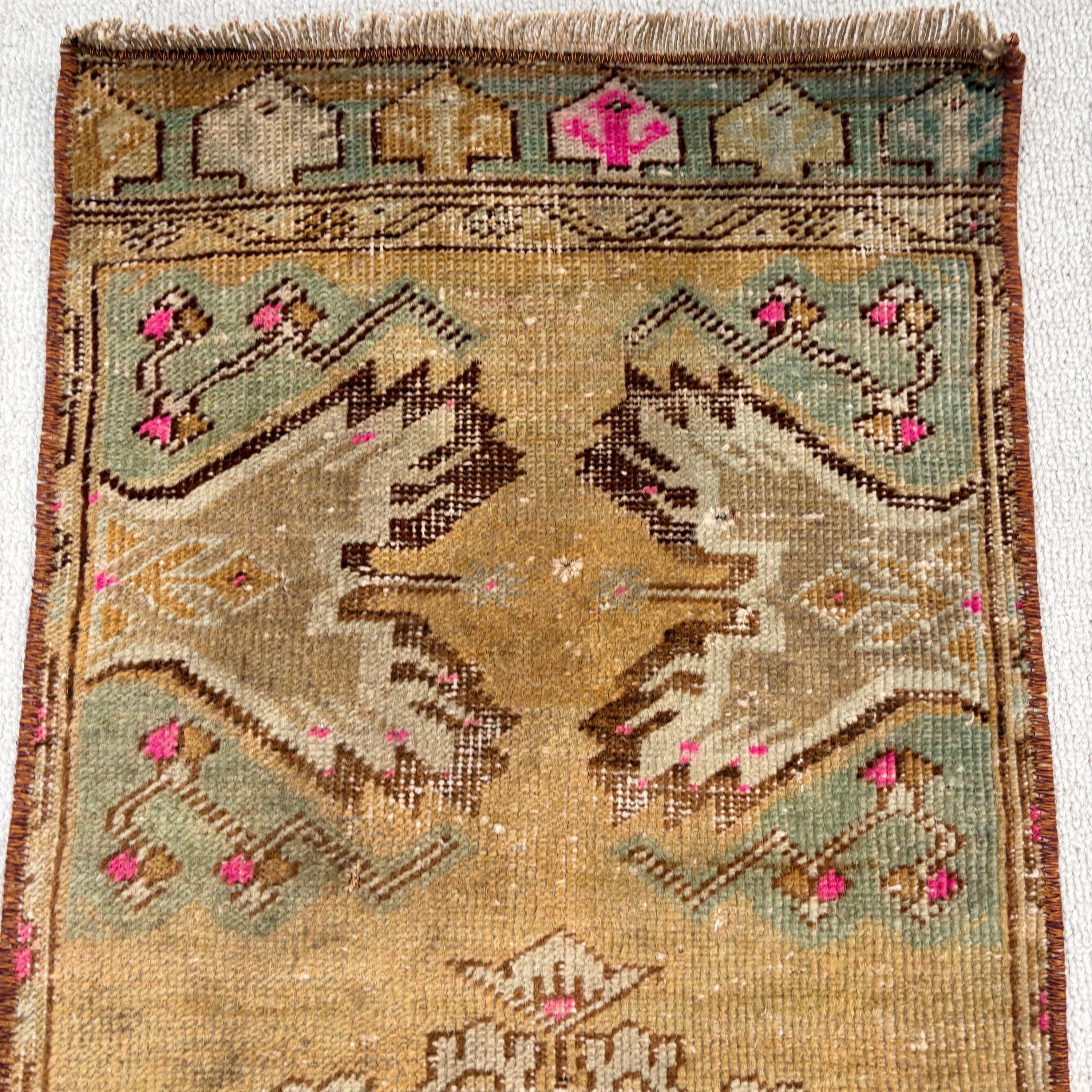 Türk Halısı, 1.3x3.3 ft Küçük Halı, Mutfak Halıları, El Dokuma Halı, Sarı Anadolu Halıları, Vintage Halılar, Havalı Halılar, Giriş Halısı, Sanatsal Halı