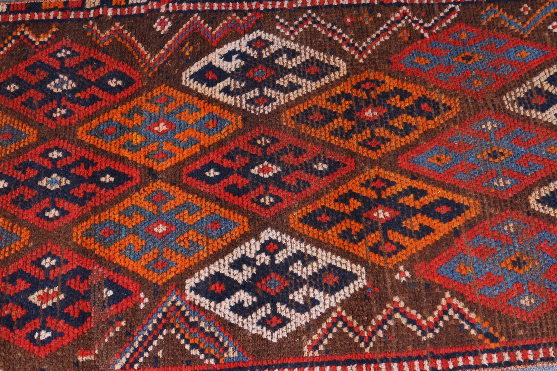 Eski Halı, Vintage Halı, Soğuk Halı, Kırmızı Yün Halılar, Merdiven Halıları, Merdiven Halısı, 2,4x12,3 ft Yolluk Halısı, Türk Halısı, Koridor Halısı