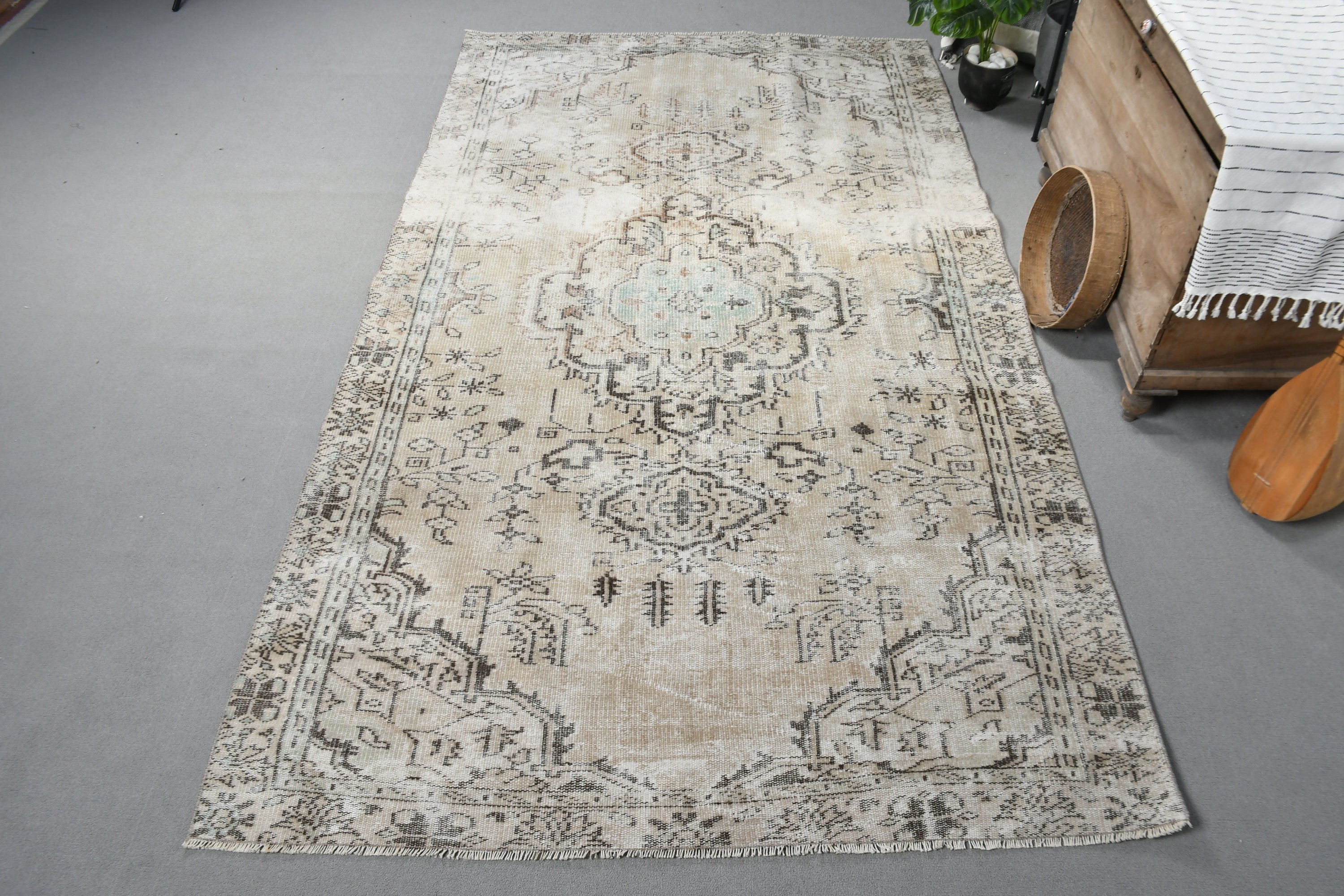 Turkish Rug, Boho Rug, Salon Rugs, Dining Room Rug, Art Rug, Oushak Rug, Beige Cool Rug, Vintage Rugs, 5.6x9.4 ft Large Rugs