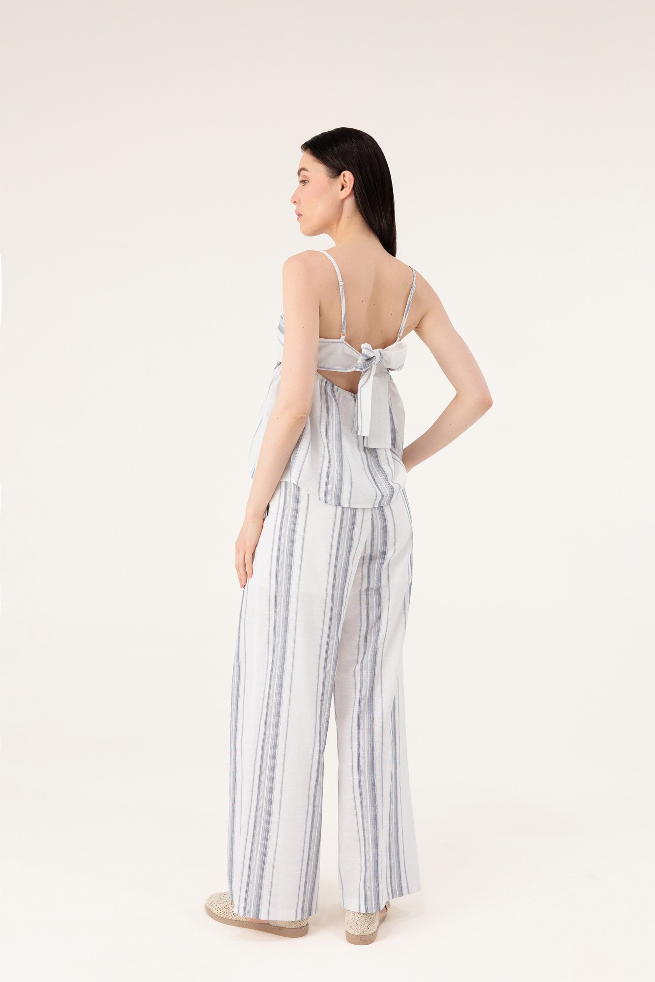 Beli Bağlamalı Geniş Paça Pantolon