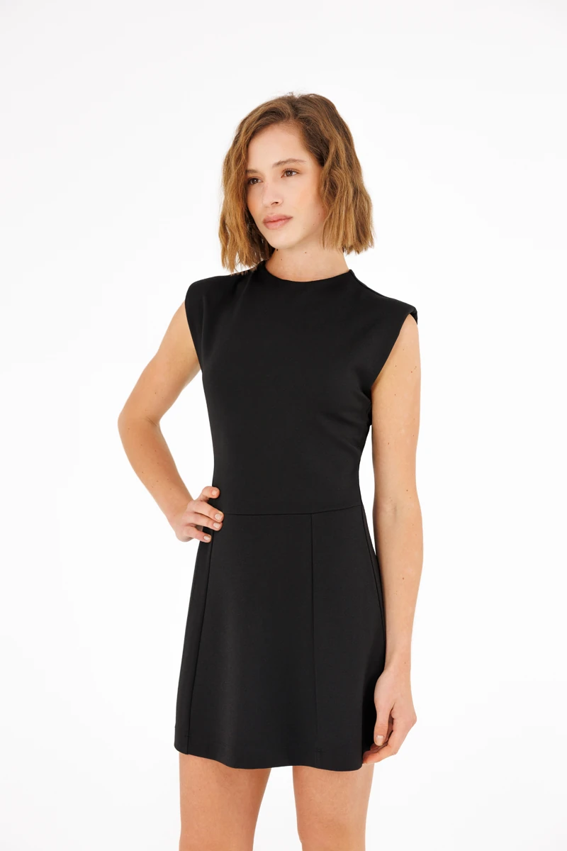 Vatka Detaylı Mini Elbise