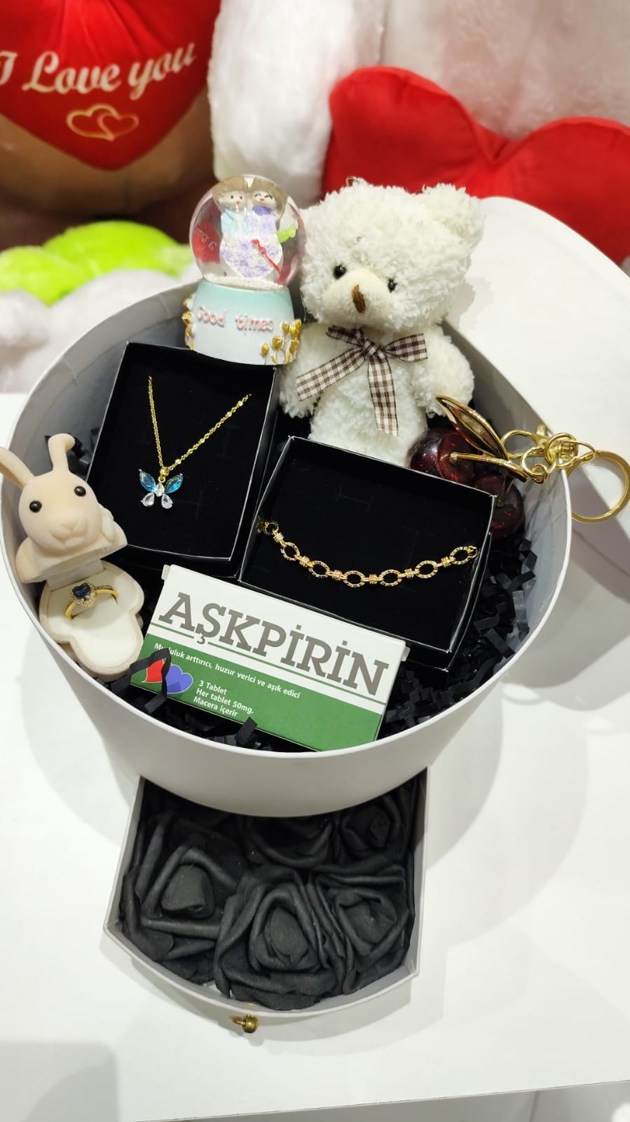 Beyaz "Aklımdasın" Hediye Kutusu