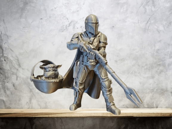 Mandalorian ve Baby Yoda Heykeli
