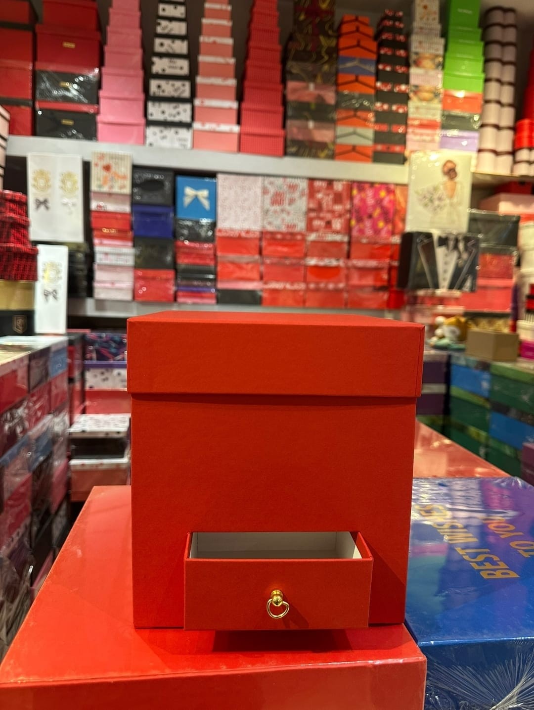 Kırmızı Çekmeceli Kutu