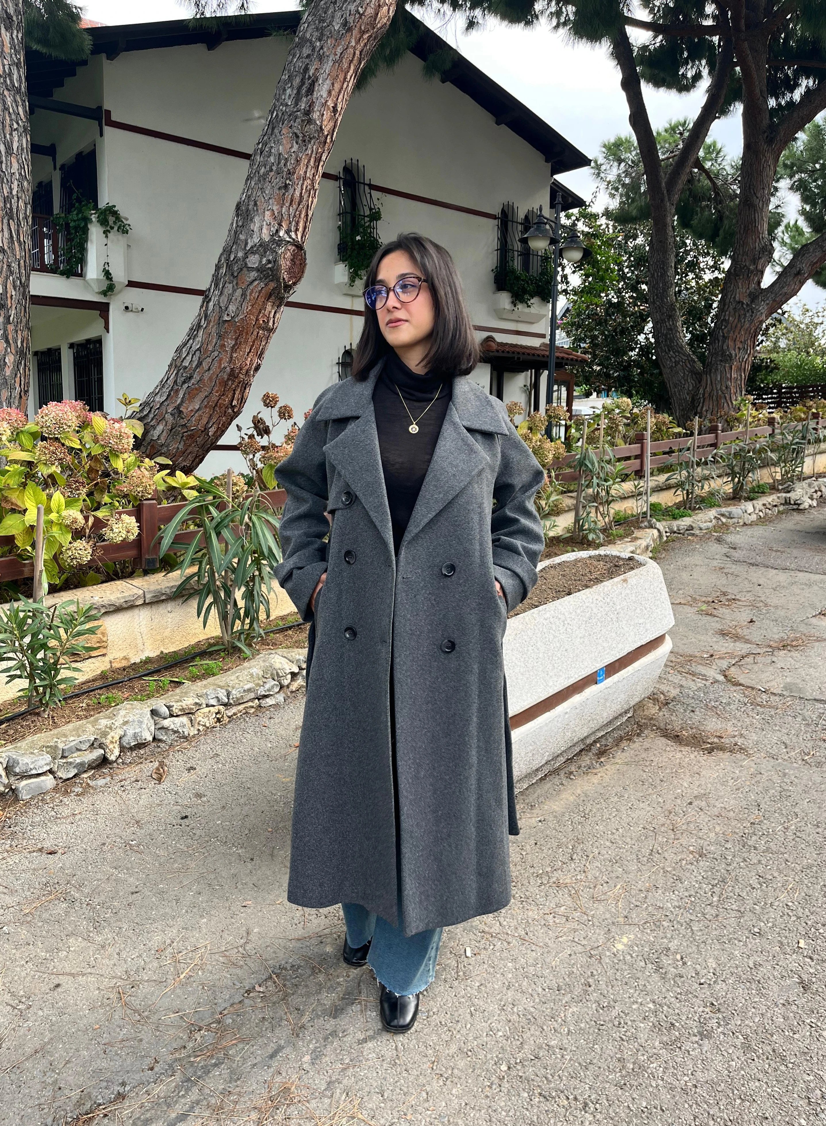  Çift Düğmeli Kemerli Kaşe Kaban 