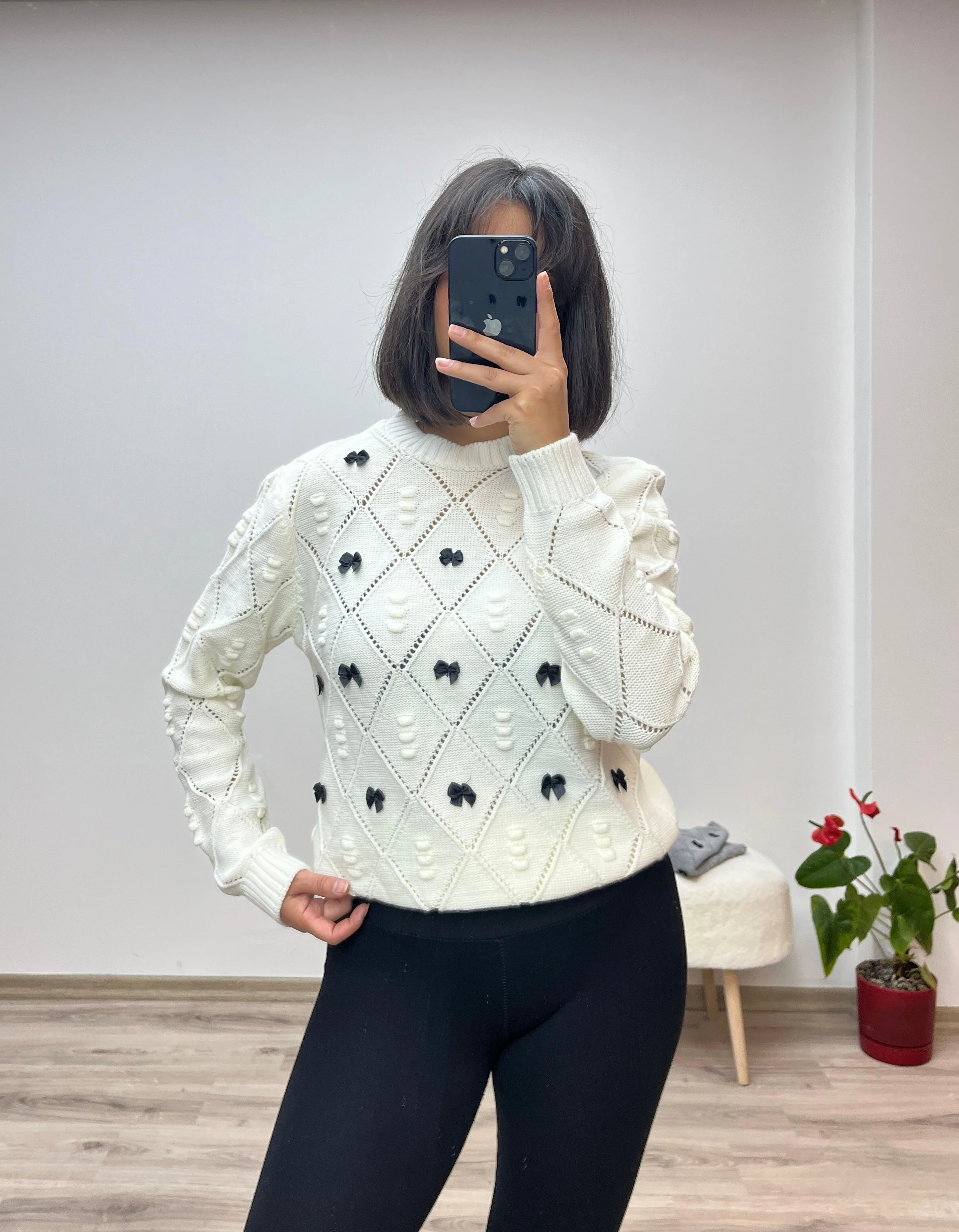 Mini Fiyonk Detaylı Triko Kazak - BEYAZ