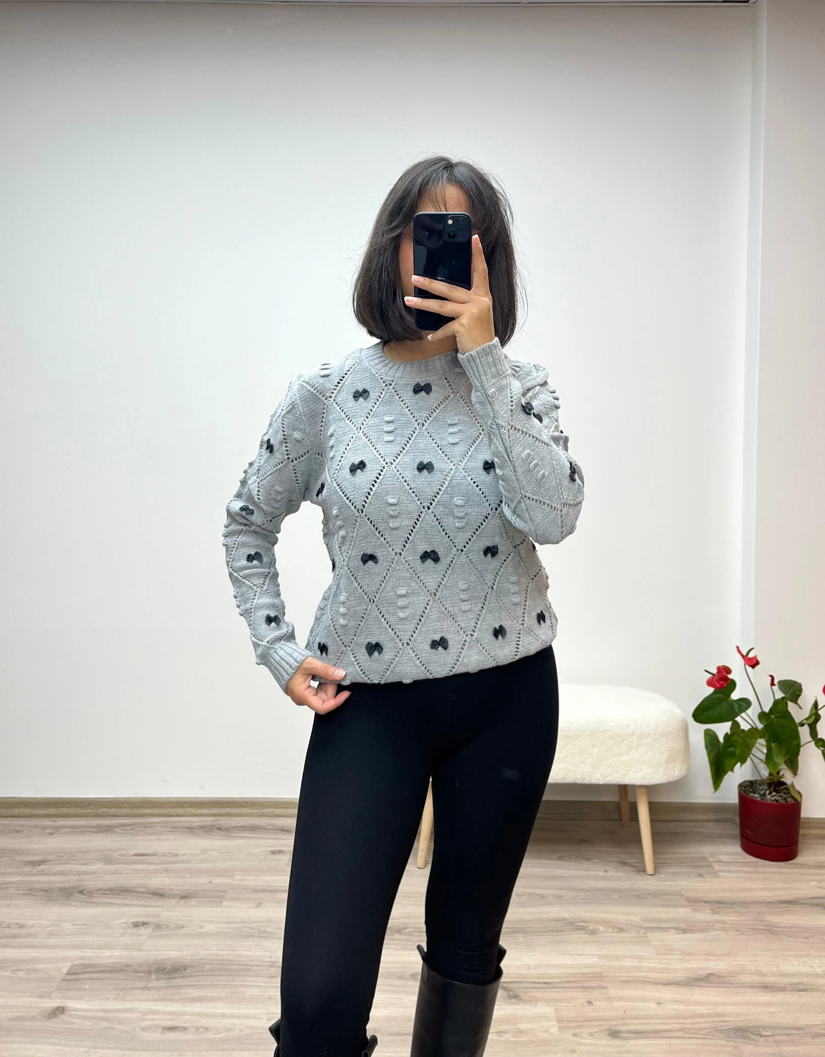 Mini Fiyonk Detaylı Triko Kazak