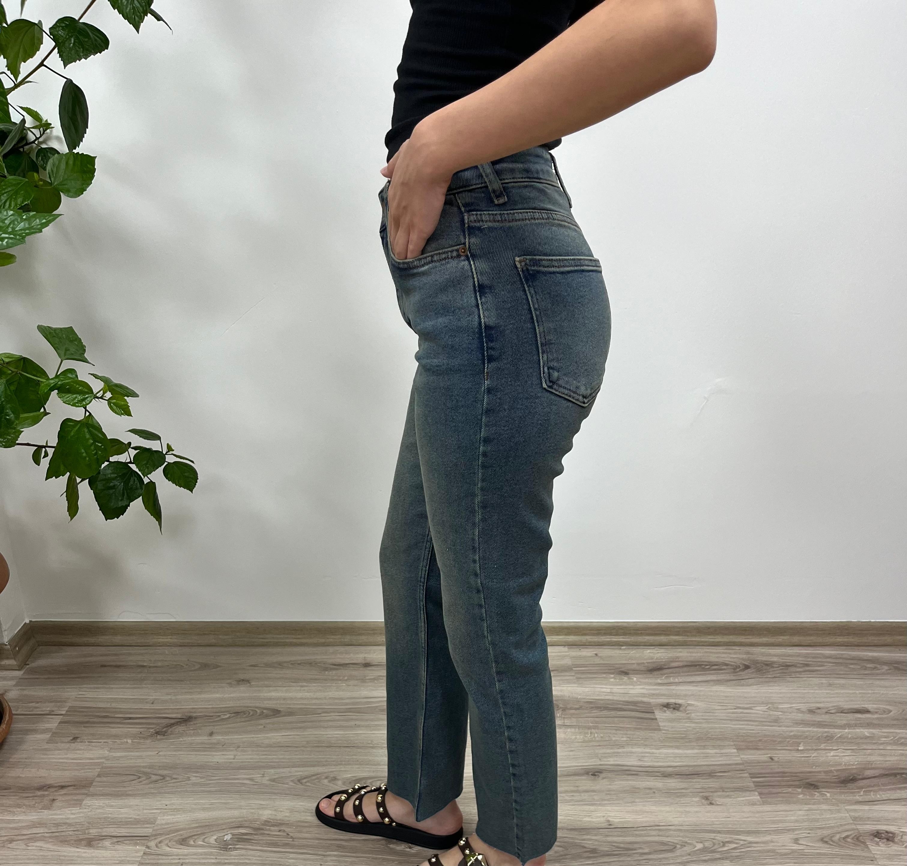 Orta Mavi Tintli Mom Fit Kot Pantolon
