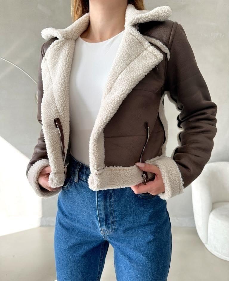 Kısa Peluş Astarlı Deri Görünümlü Ceket