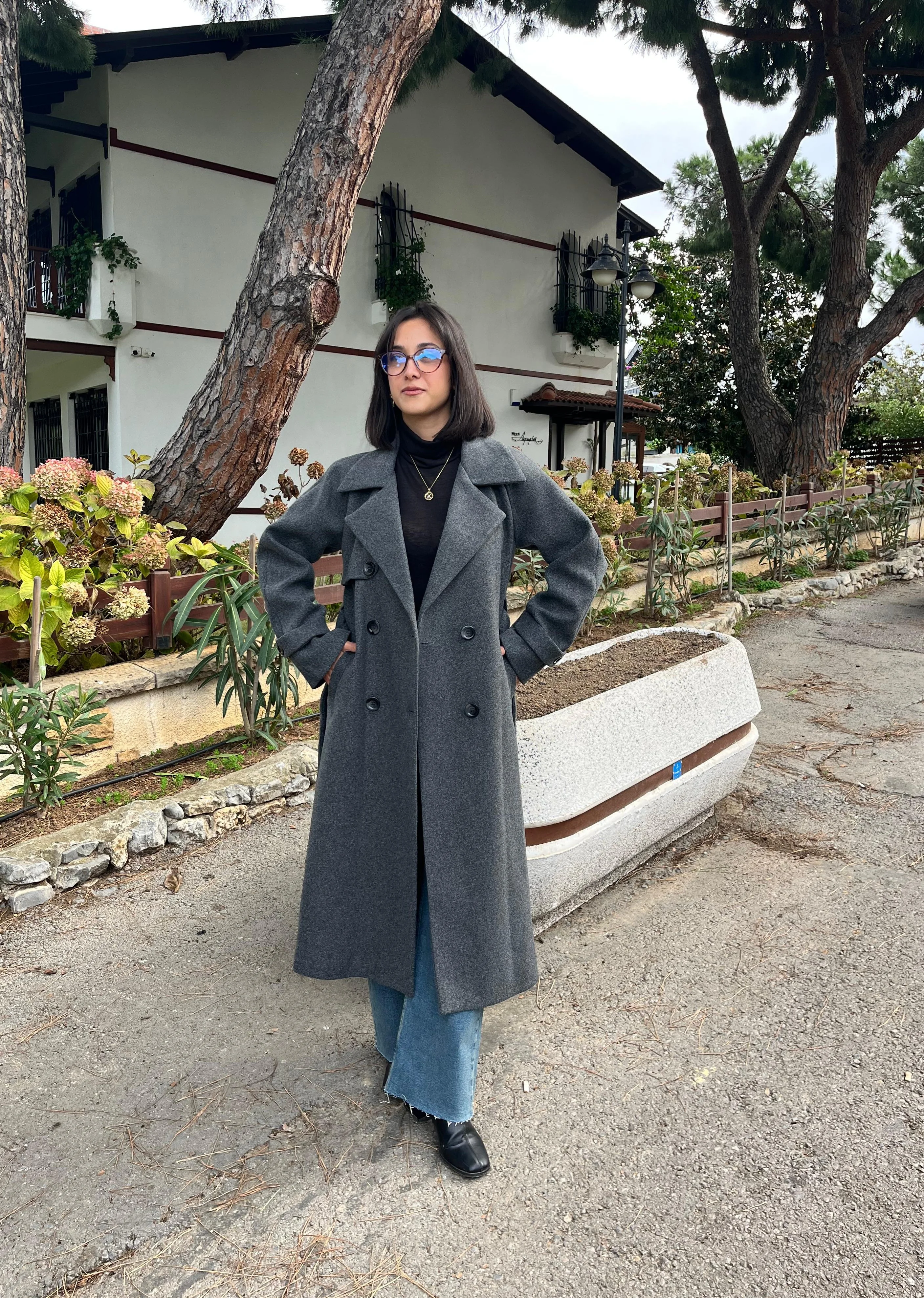  Çift Düğmeli Kemerli Kaşe Kaban 