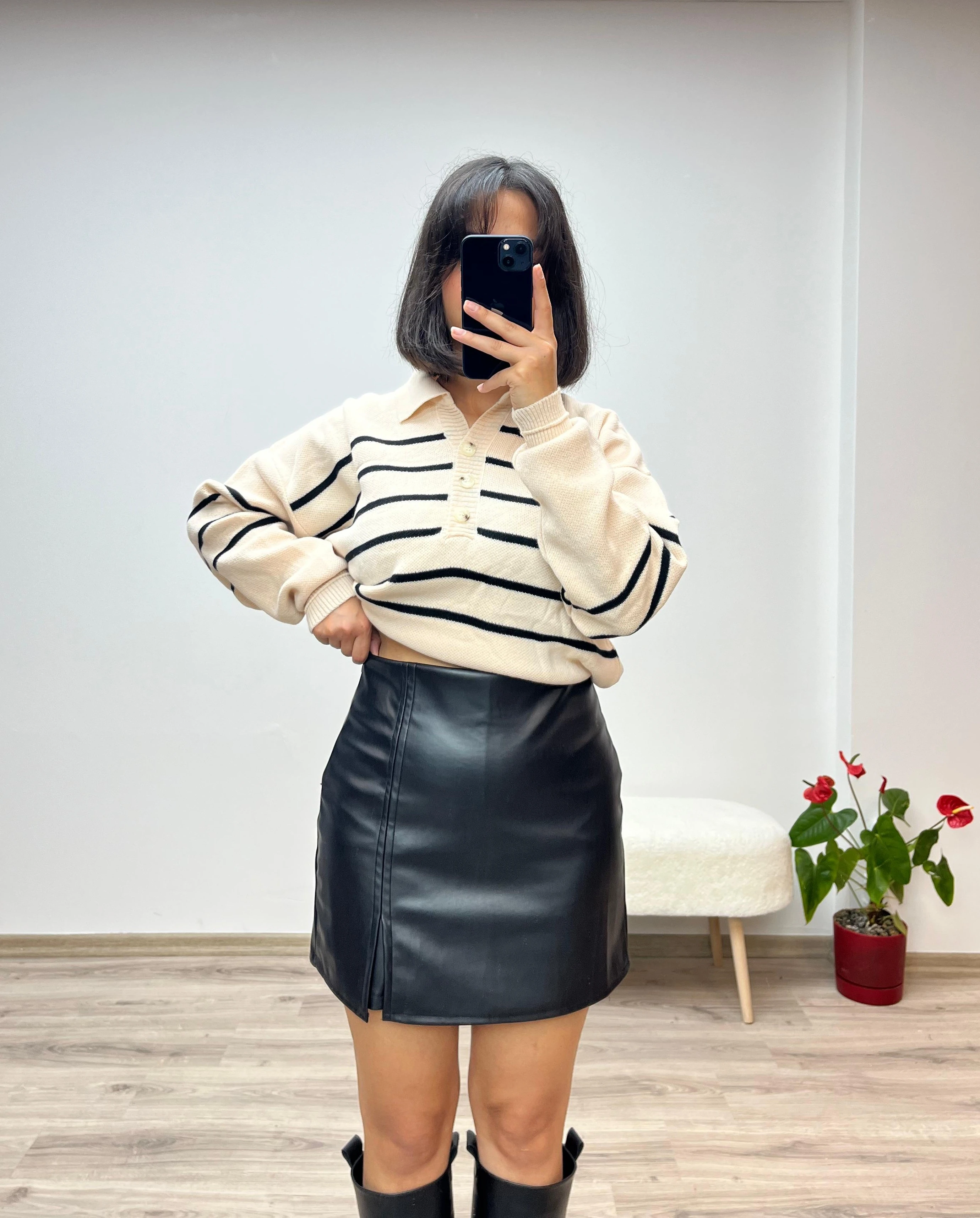 Deri Şortlu Mini Etek - SİYAH