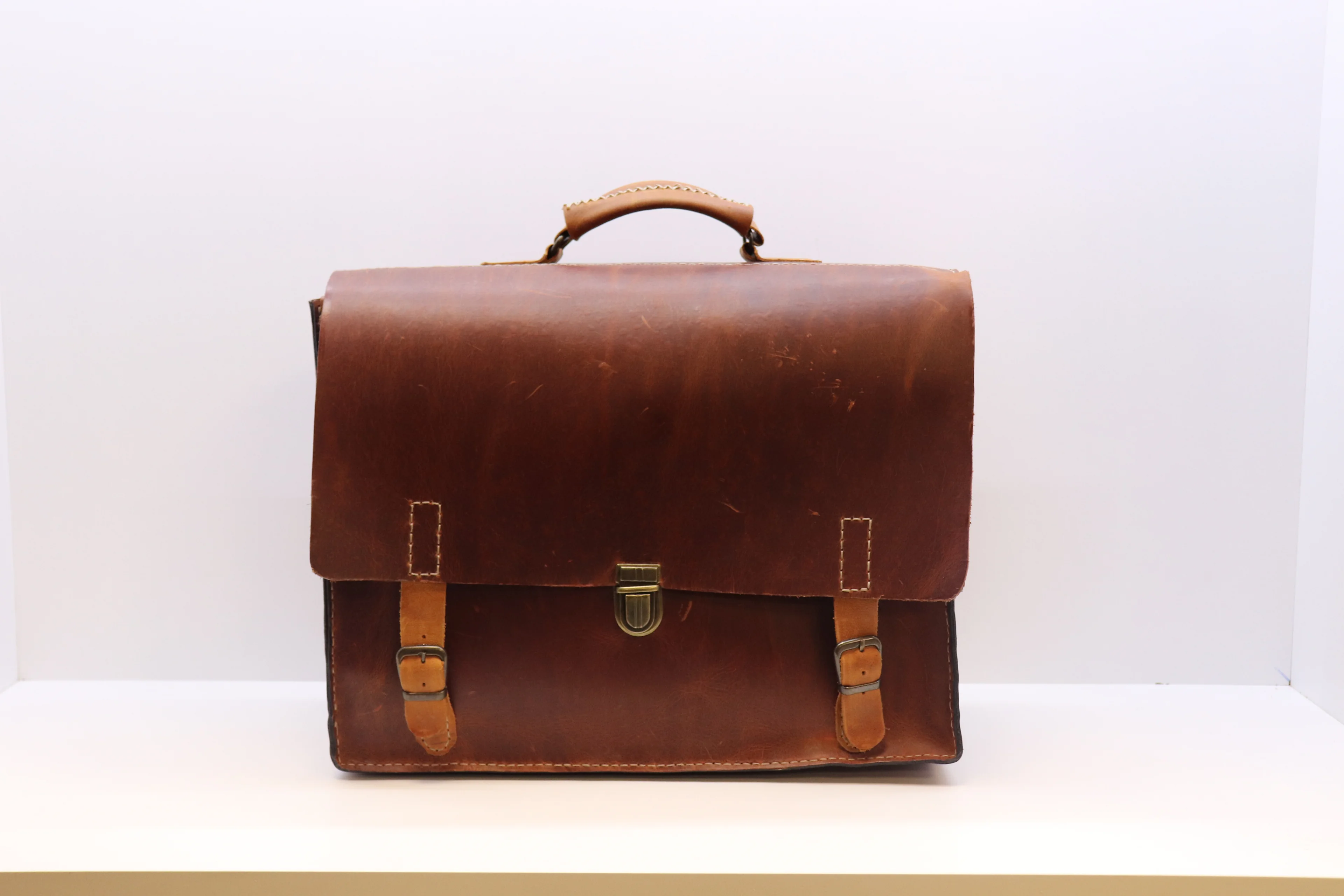 El Yapımı Hakiki Deri Evrak Çantası – Klasik Kahverengi