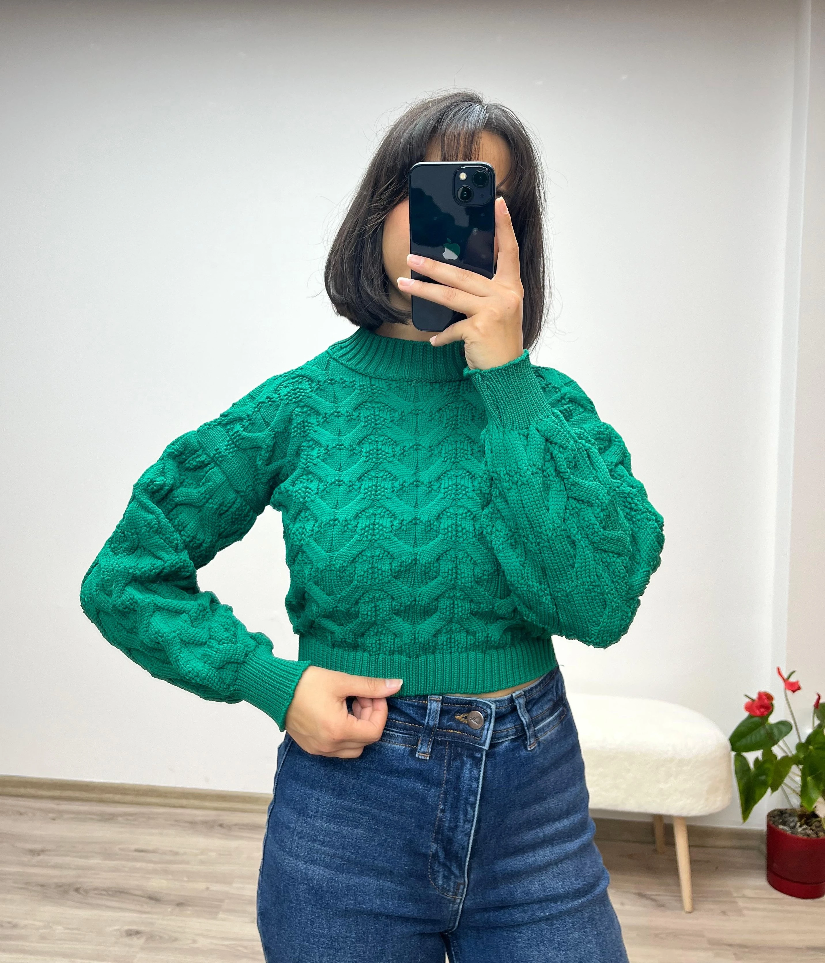 Kabartma Desenli Balıkçı Yaka Crop Triko Kazak