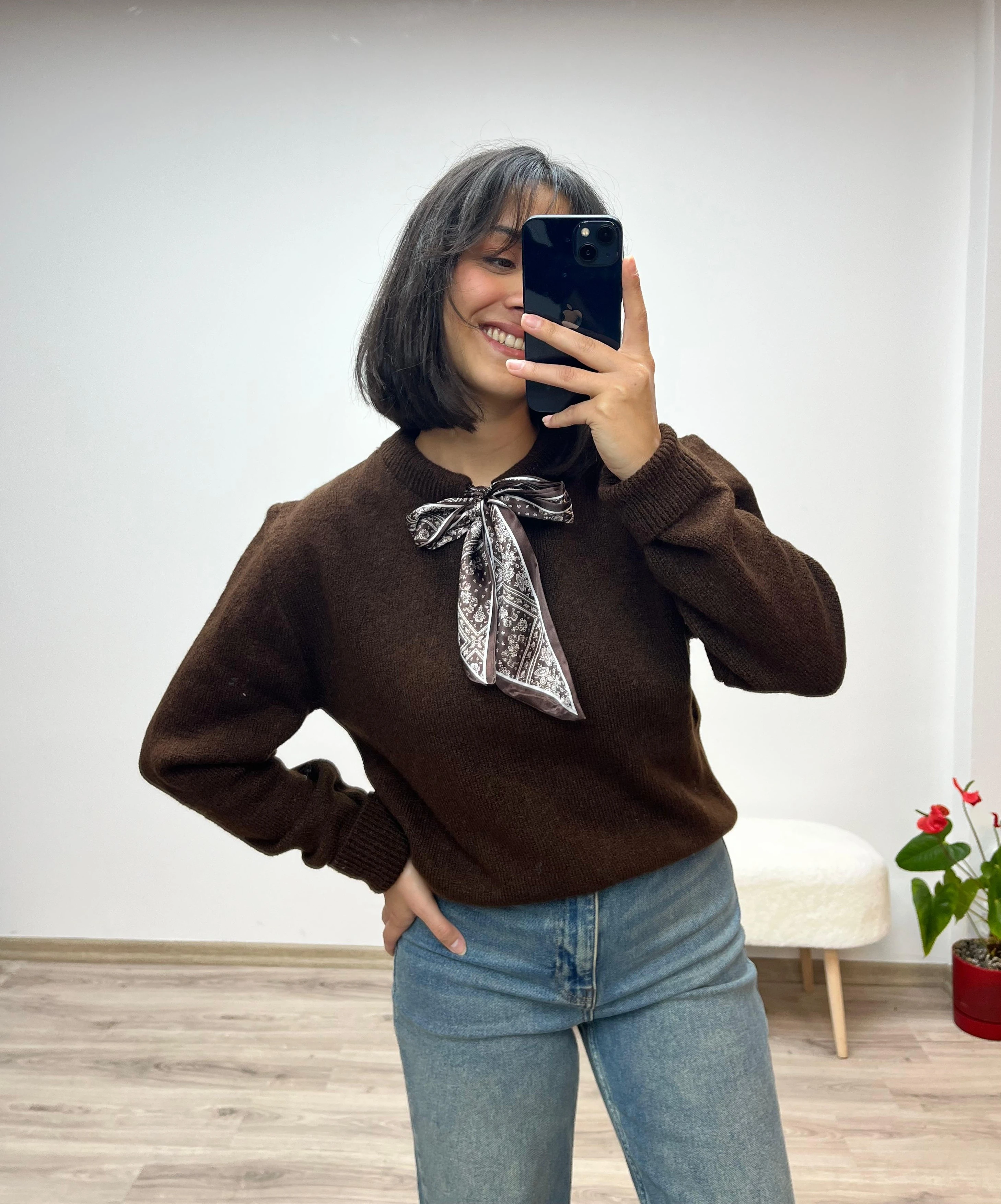 Fular Detaylı Triko Kazak - KAHVERENGİ