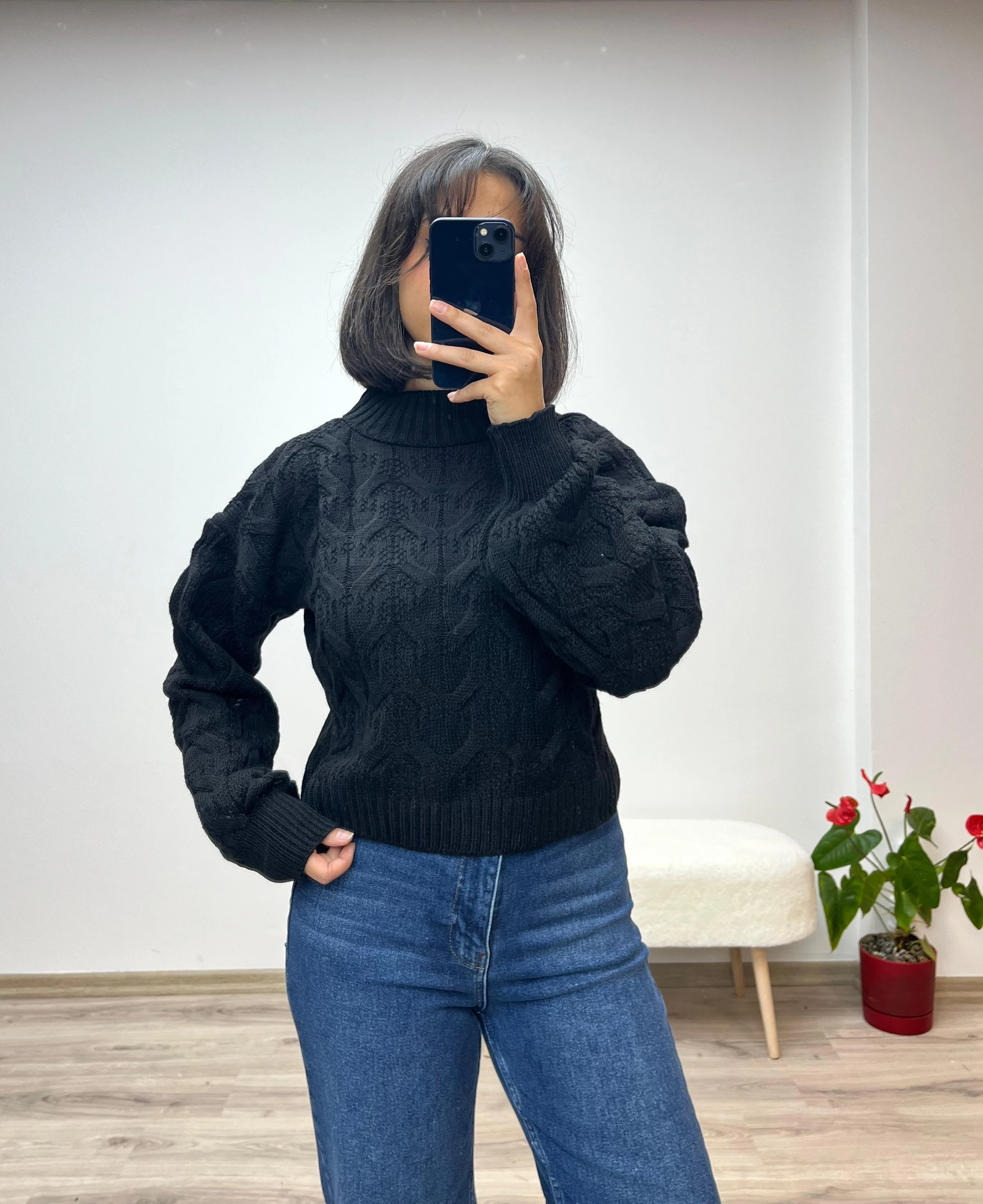 Kabartma Desenli Balıkçı Yaka Triko Kazak