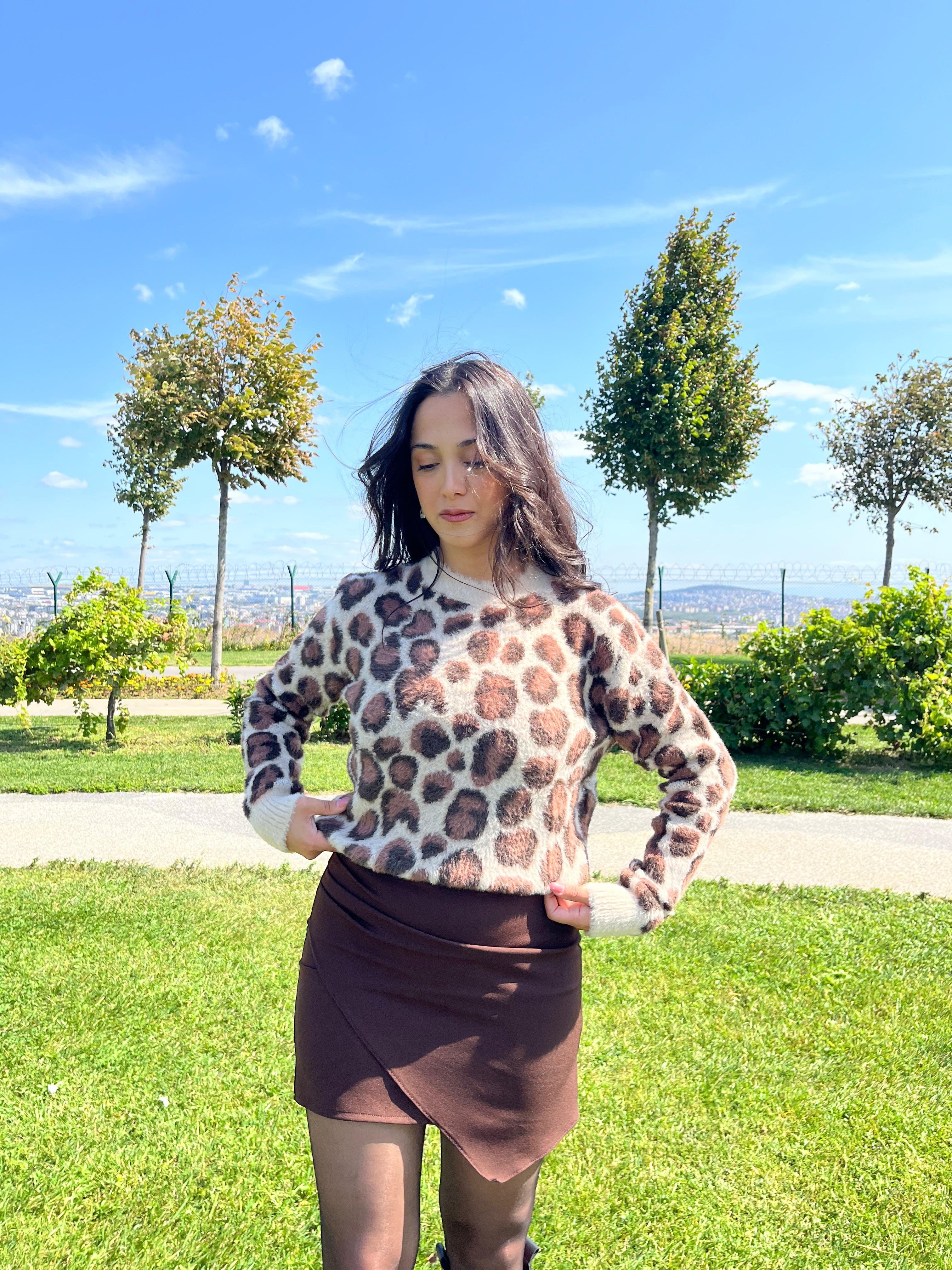 Leopar Desenli Yumuşak Kazak