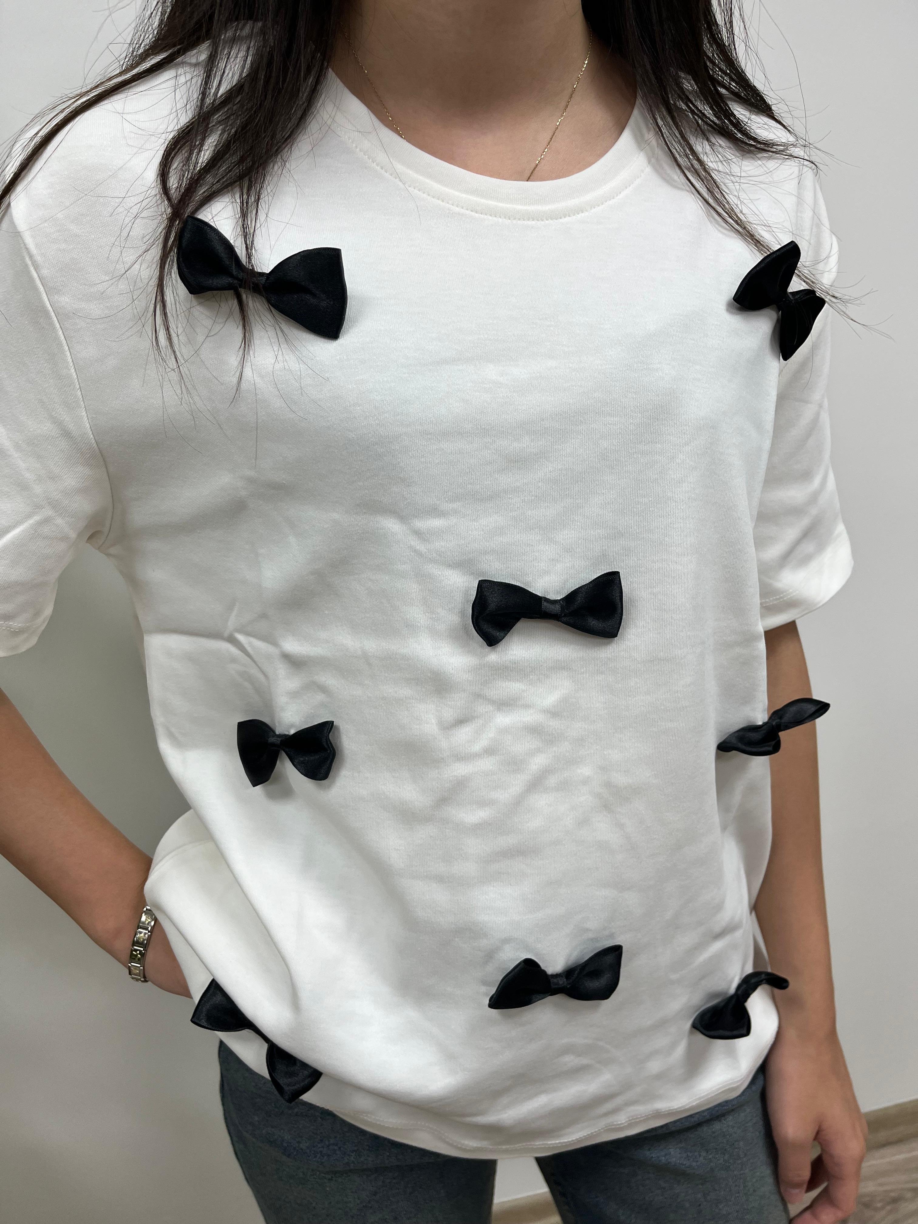  Siyah Fiyonk Aplikeli Oversize Basic T-Shirt