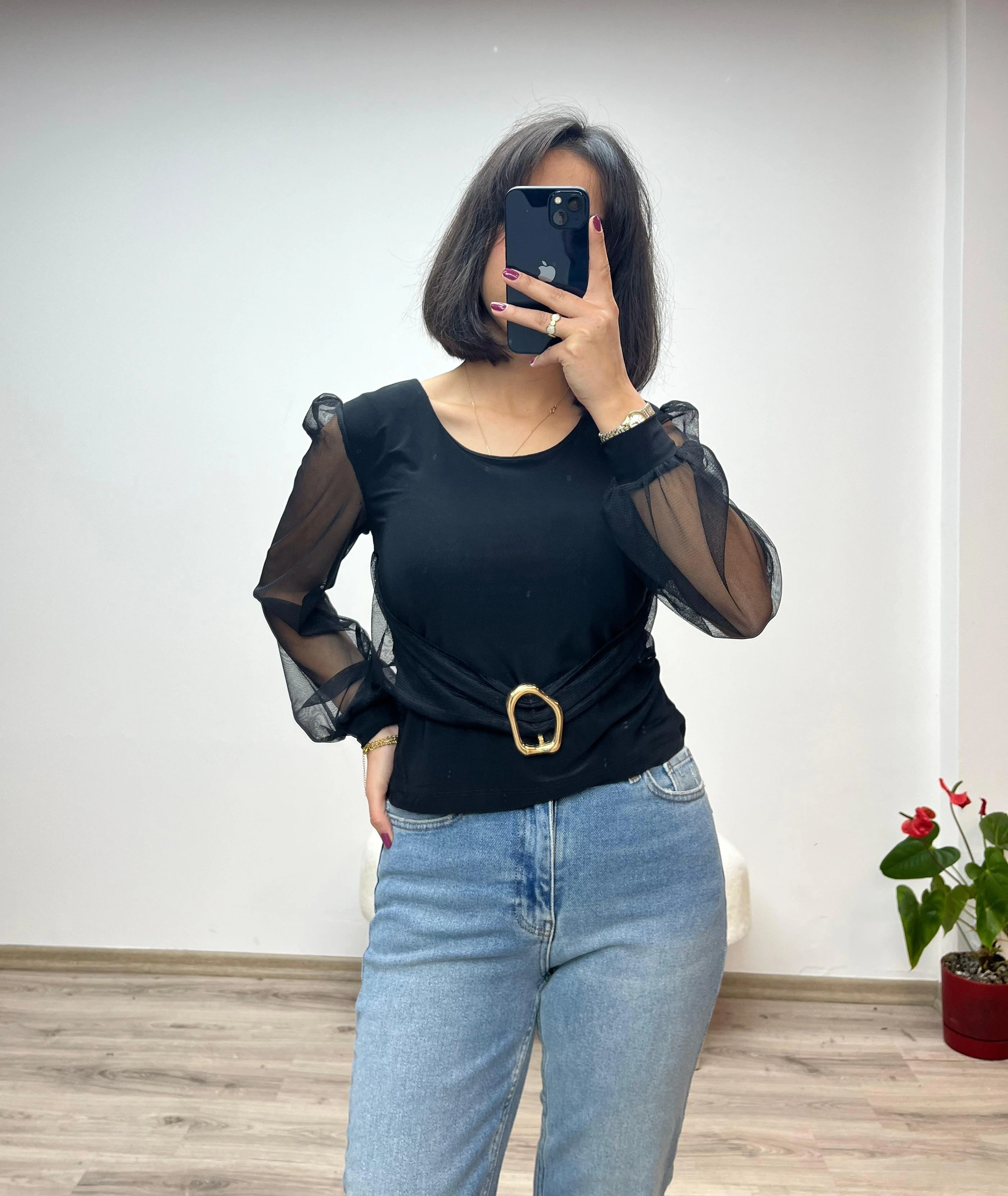 Kolu Tüllü Bel Tokalı Bluz - SİYAH