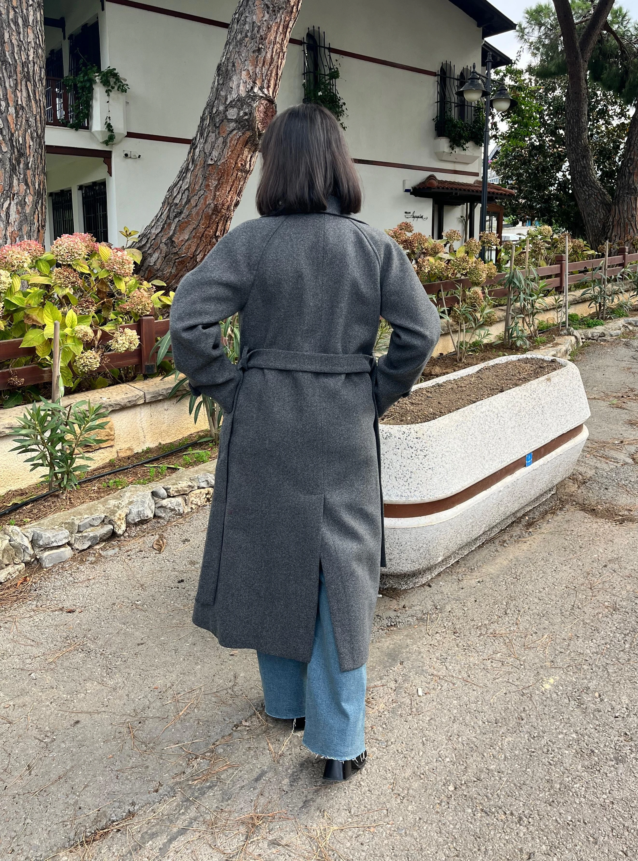  Çift Düğmeli Kemerli Kaşe Kaban 