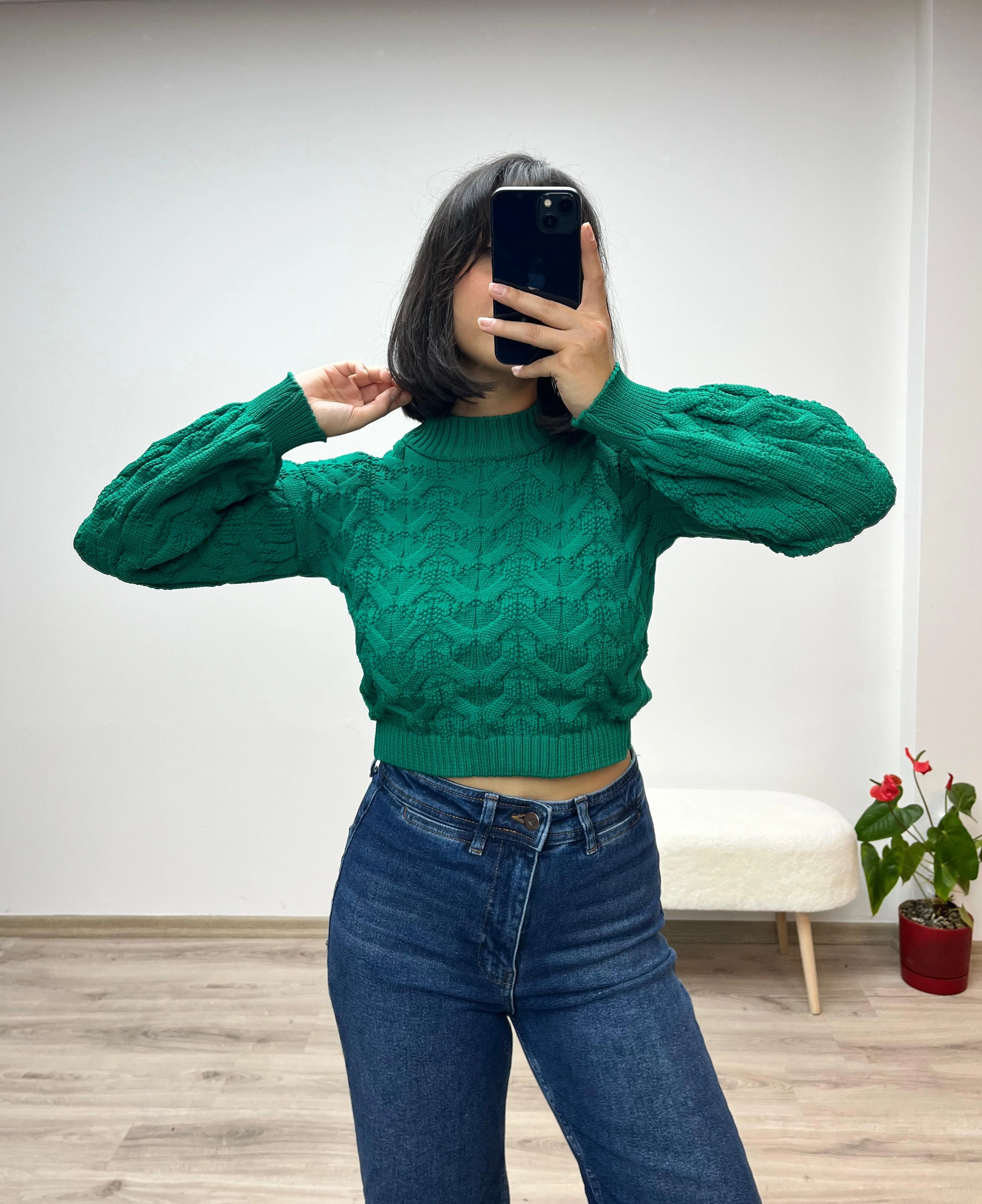 Kabartma Desenli Balıkçı Yaka Crop Triko Kazak