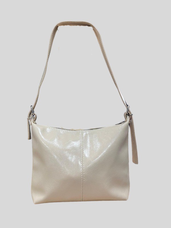 Omuz Çantaları ile Günlük Şıklık: Hangi Model Sana Göre? Everyday Chic with Shoulder Bags: Which Style Suits You Best?
