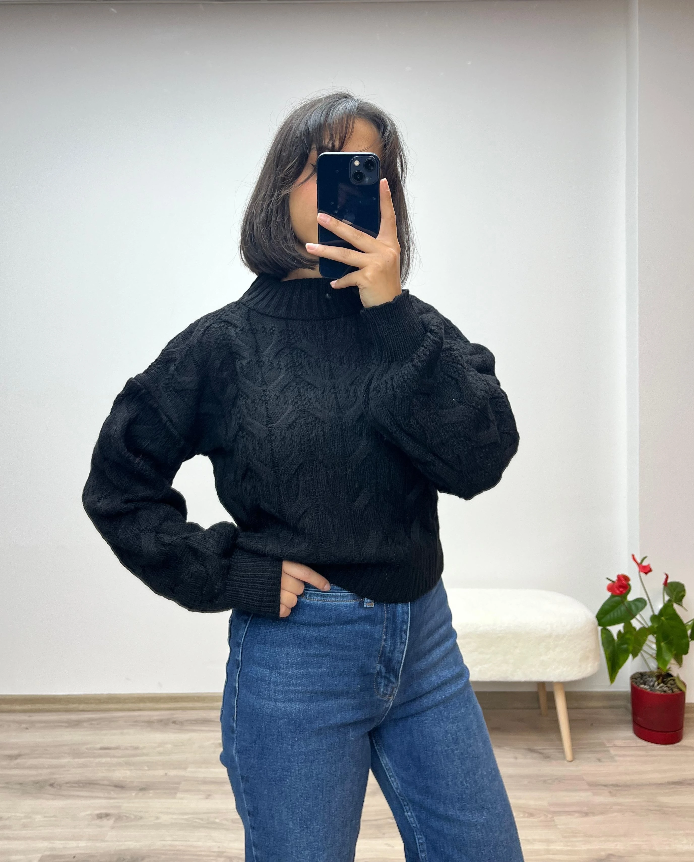 Kabartma Desenli Balıkçı Yaka Triko Kazak - SİYAH