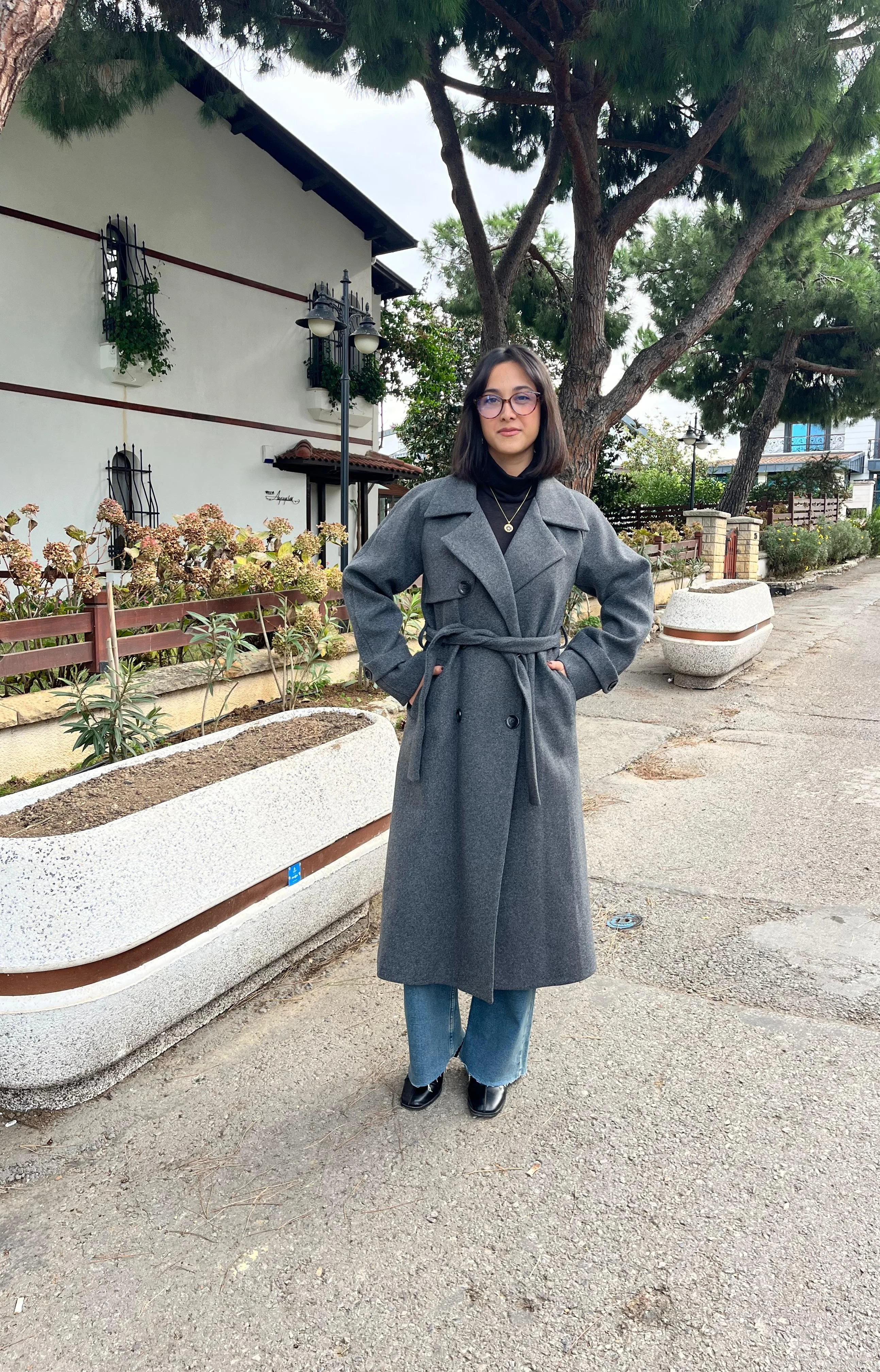  Çift Düğmeli Kemerli Kaşe Kaban 