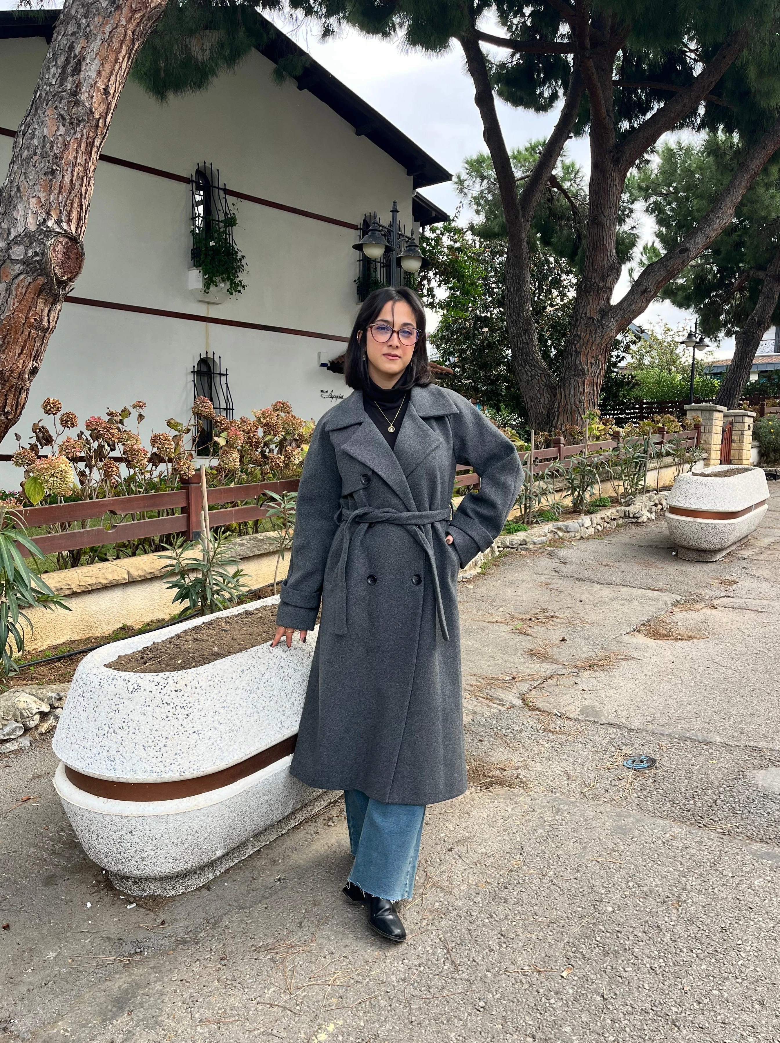  Çift Düğmeli Kemerli Kaşe Kaban 