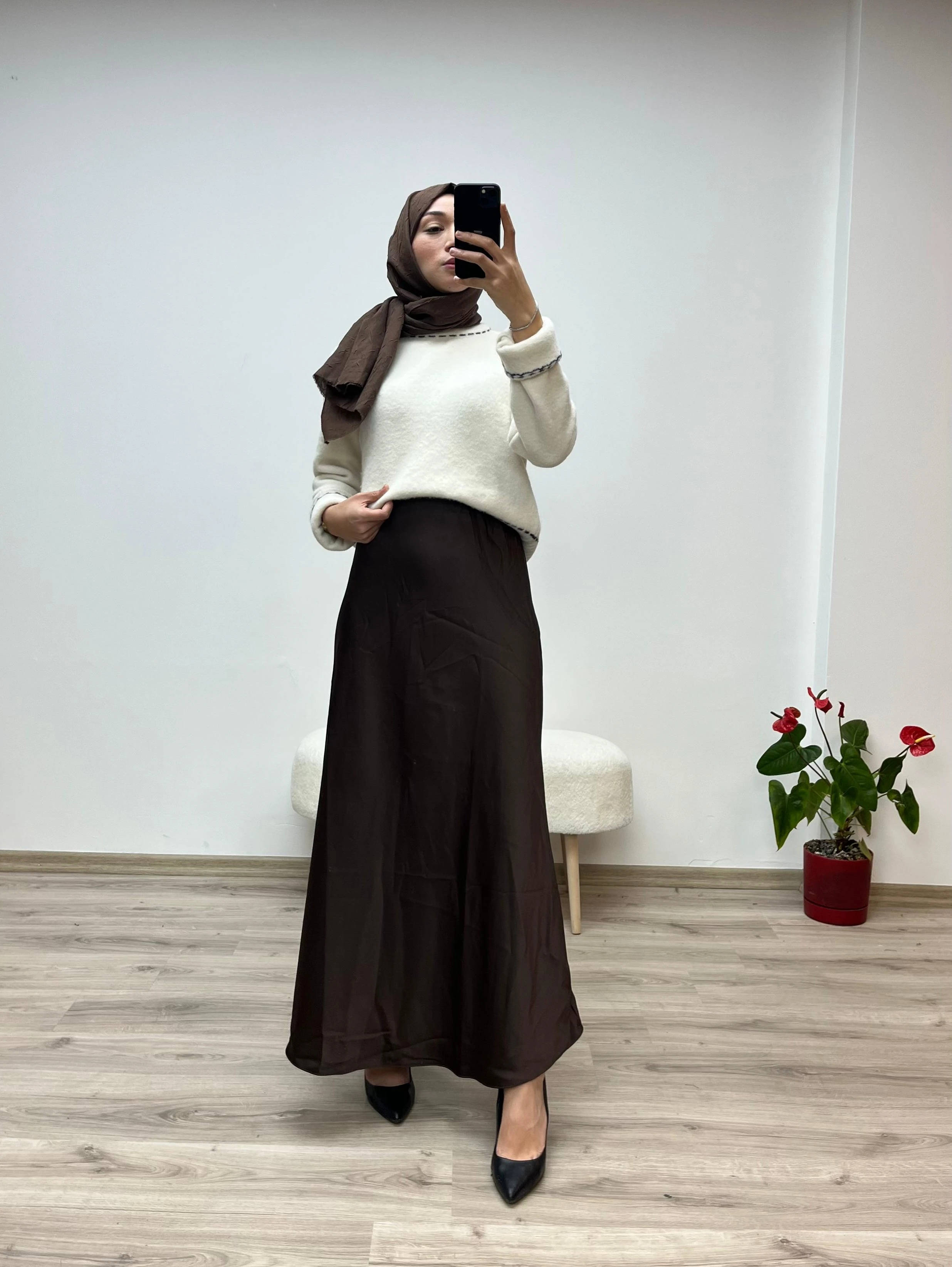 Çam Kesim Lastikli Saten Uzun Etek - KAHVERENGİ