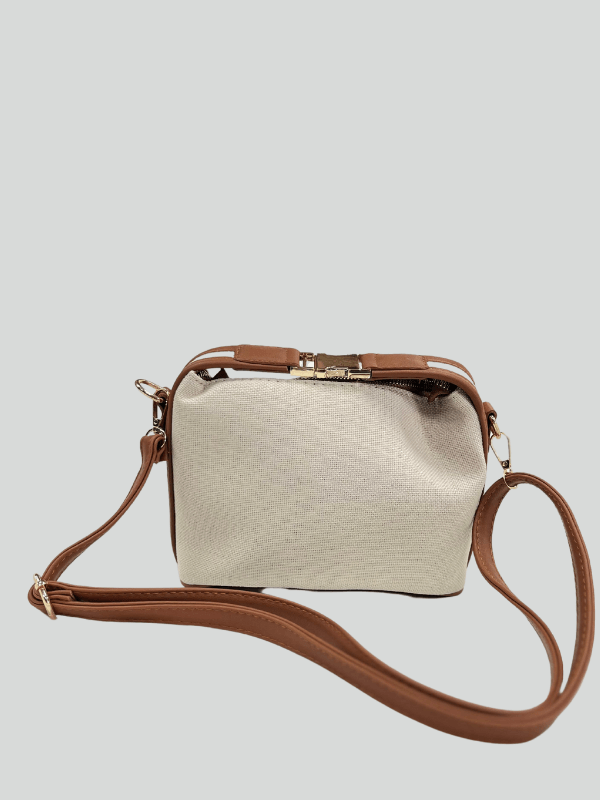 Zamana Meydan Okuyan Stil: Vazıradk Kadın Çanta
Timeless Style: Vazıradk Women's Bag

