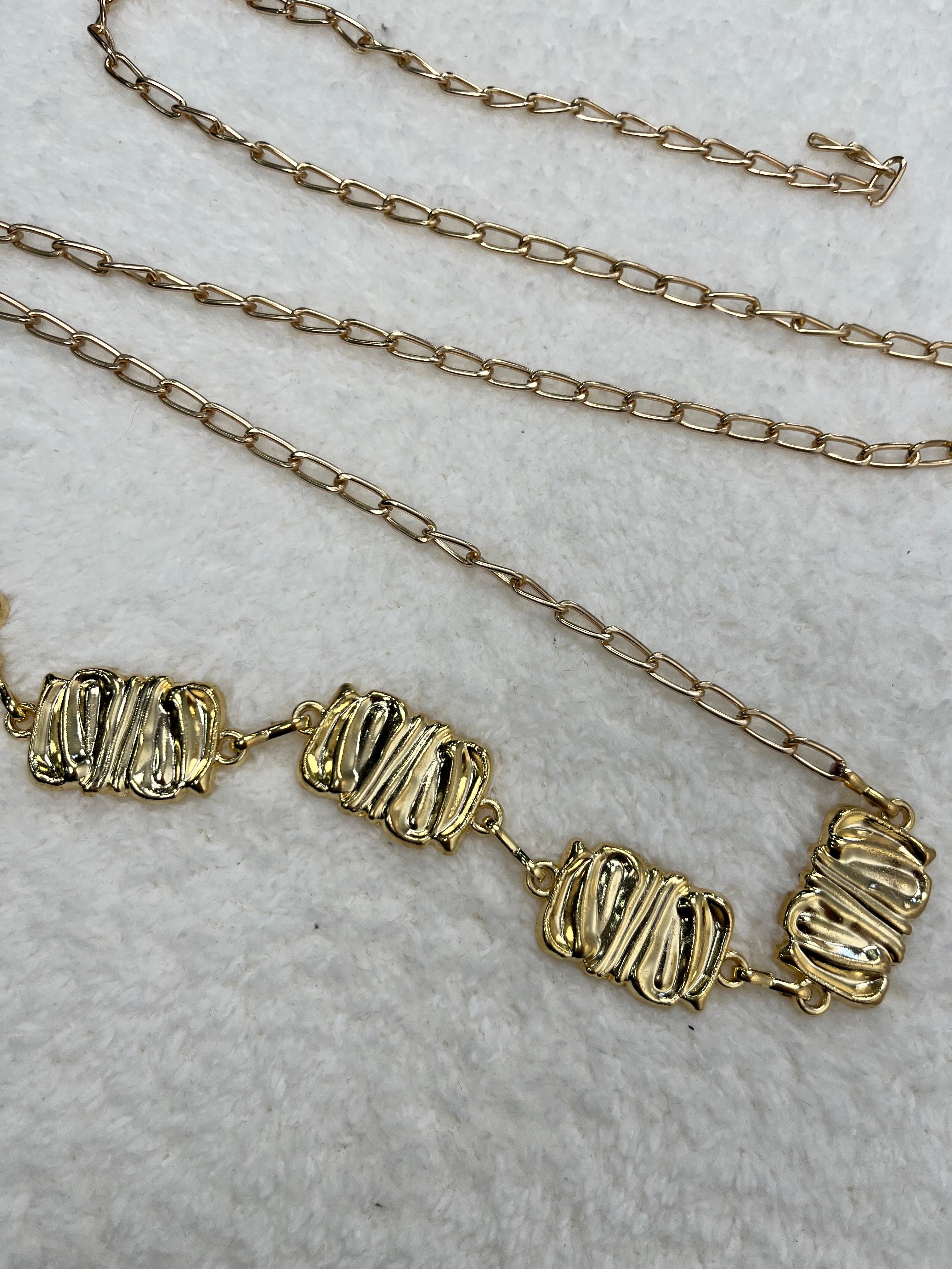 Dalga Formlu Metal Halkalı Zincir Kemer