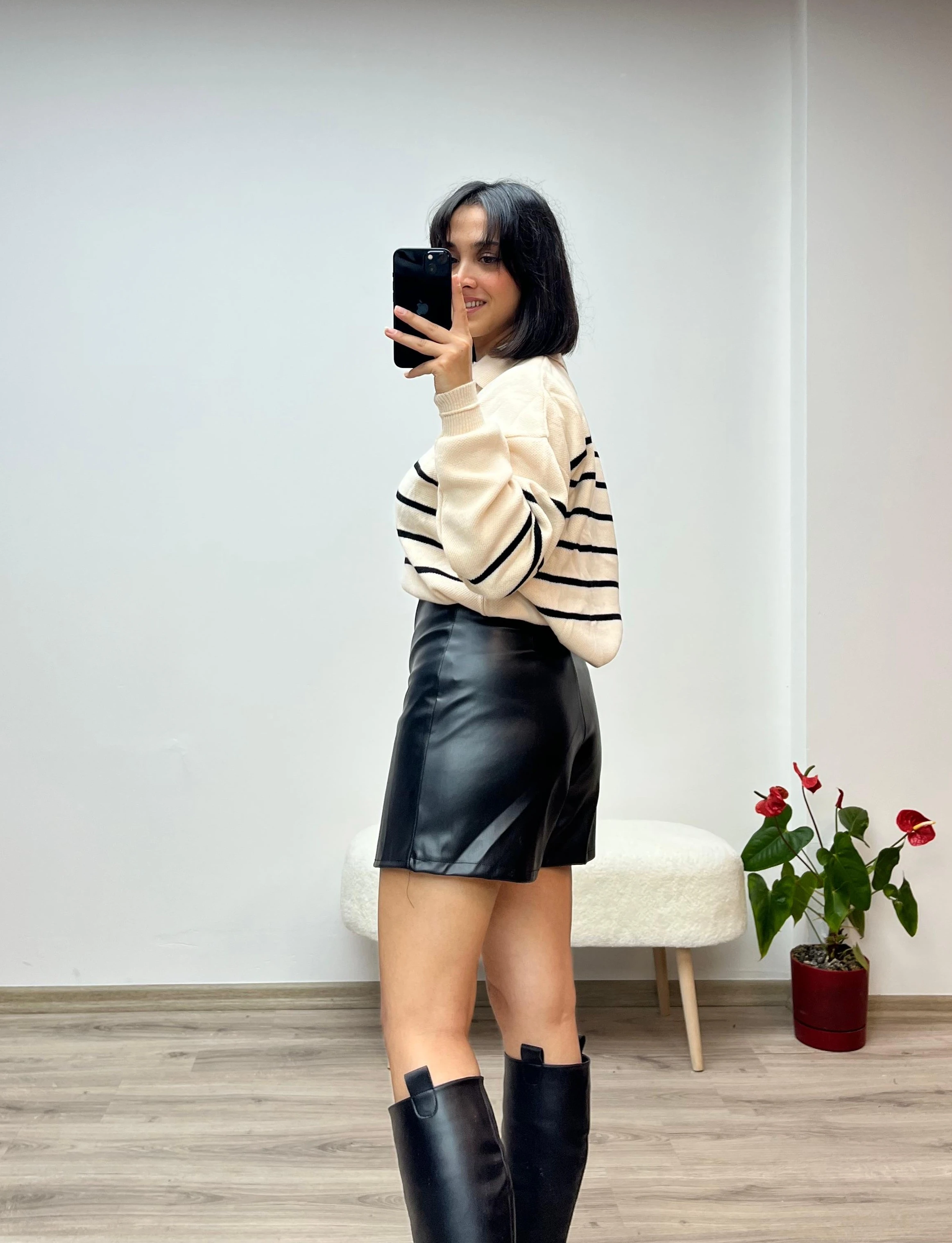 Deri Şortlu Mini Etek