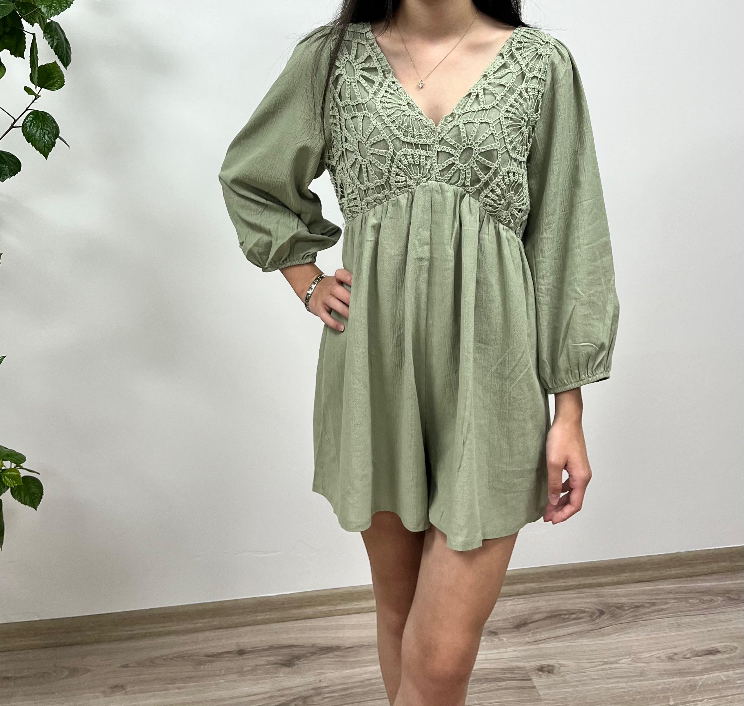 Şık Tulum Kombinleri: Tek Parçayla Baştan Aşağı Zarafet
