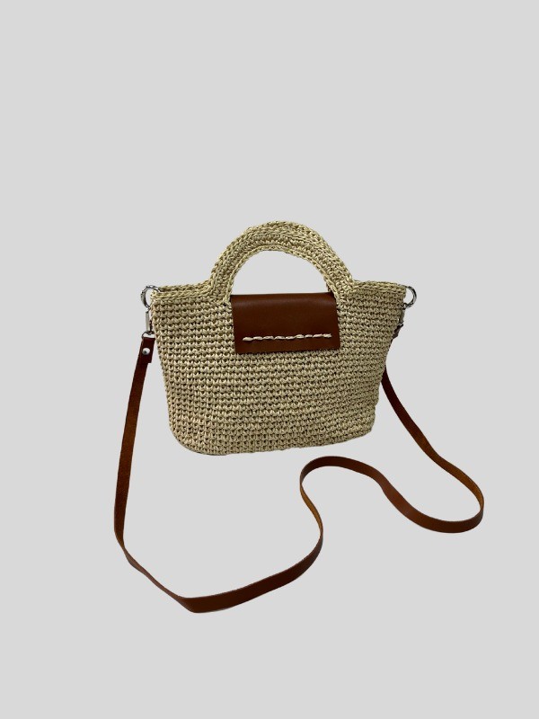 Hasır Çantalarla Doğallık Ön Planda - Embrace Natural Style with Straw Bags

