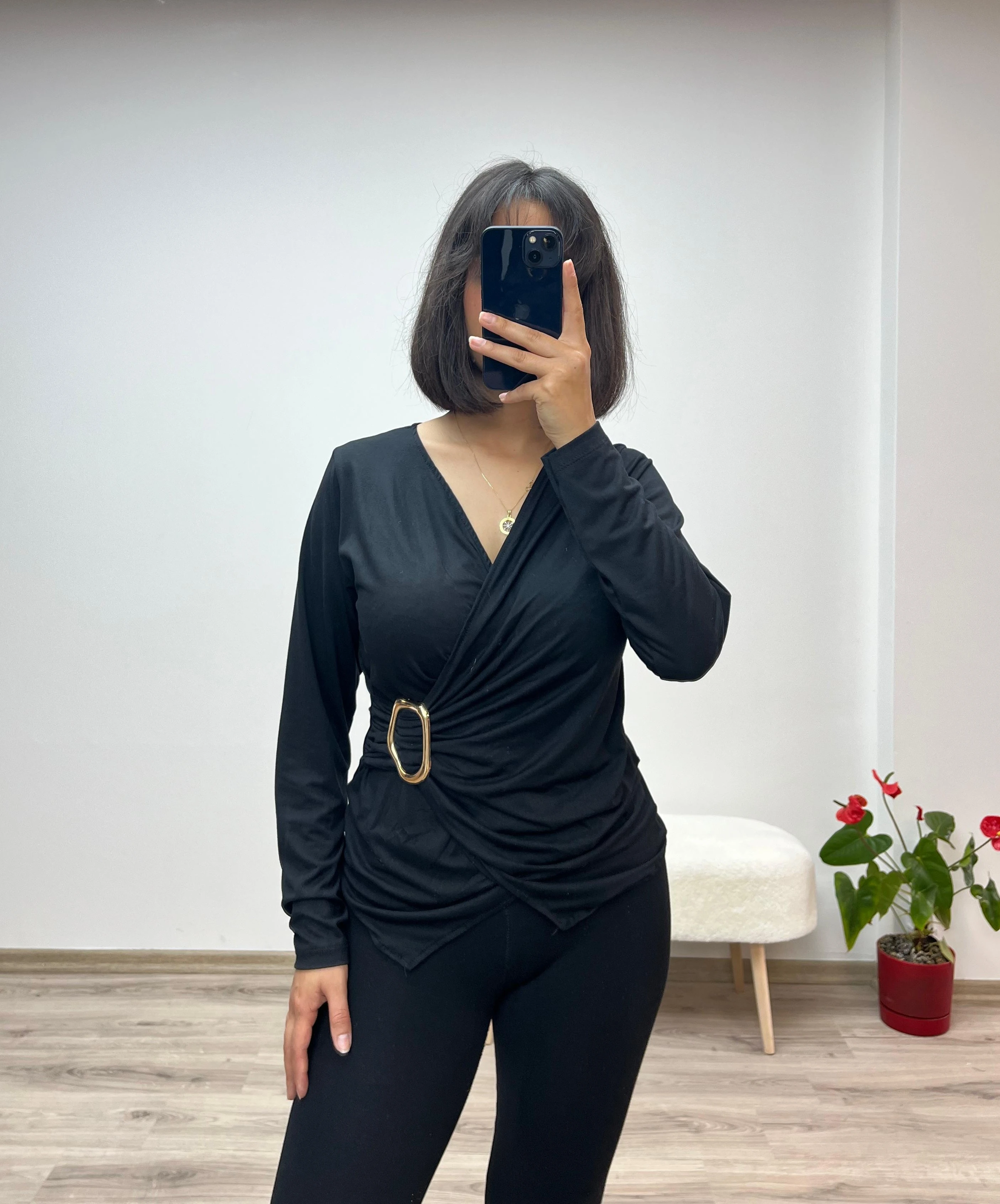 Tokalı Sarmal Bluz - SİYAH