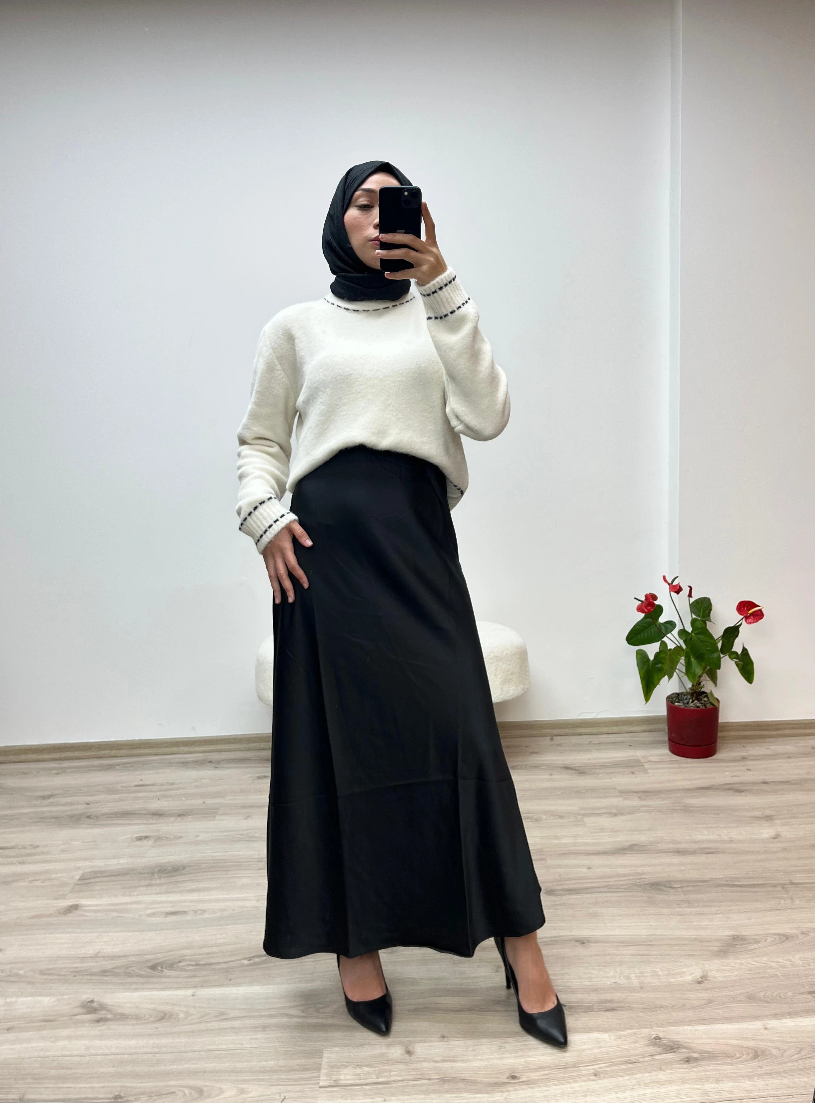 Çam Kesim Lastikli Saten Uzun Etek - SİYAH