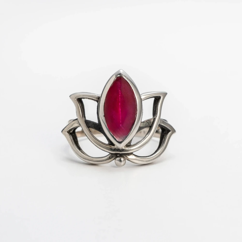 Yakut Lotus Yüzük