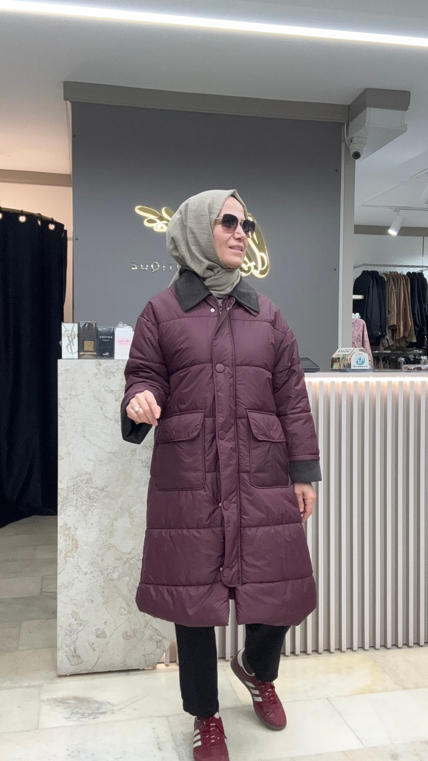 KADİFE DETAYLI KAPİTONE MONT