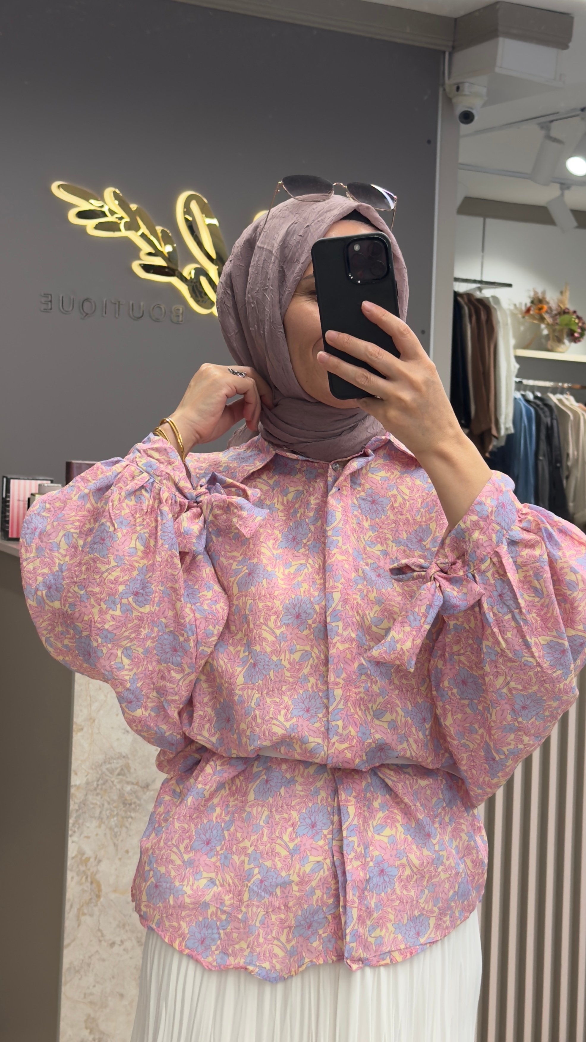 YARASA KOL DESENLİ GÖMLEK