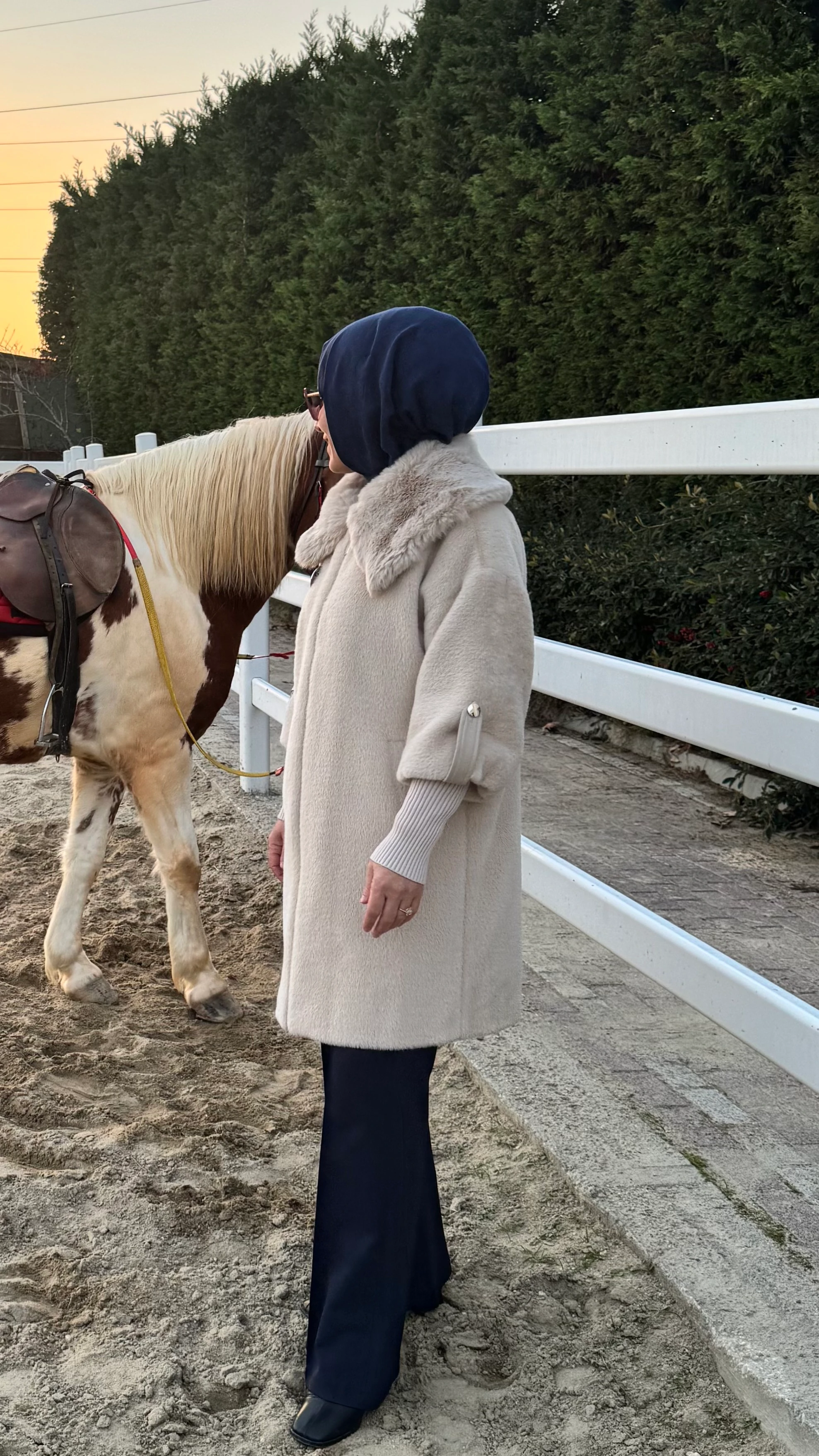 YAKA KÜRK KOL APOLETLİ ANGORA KABAN