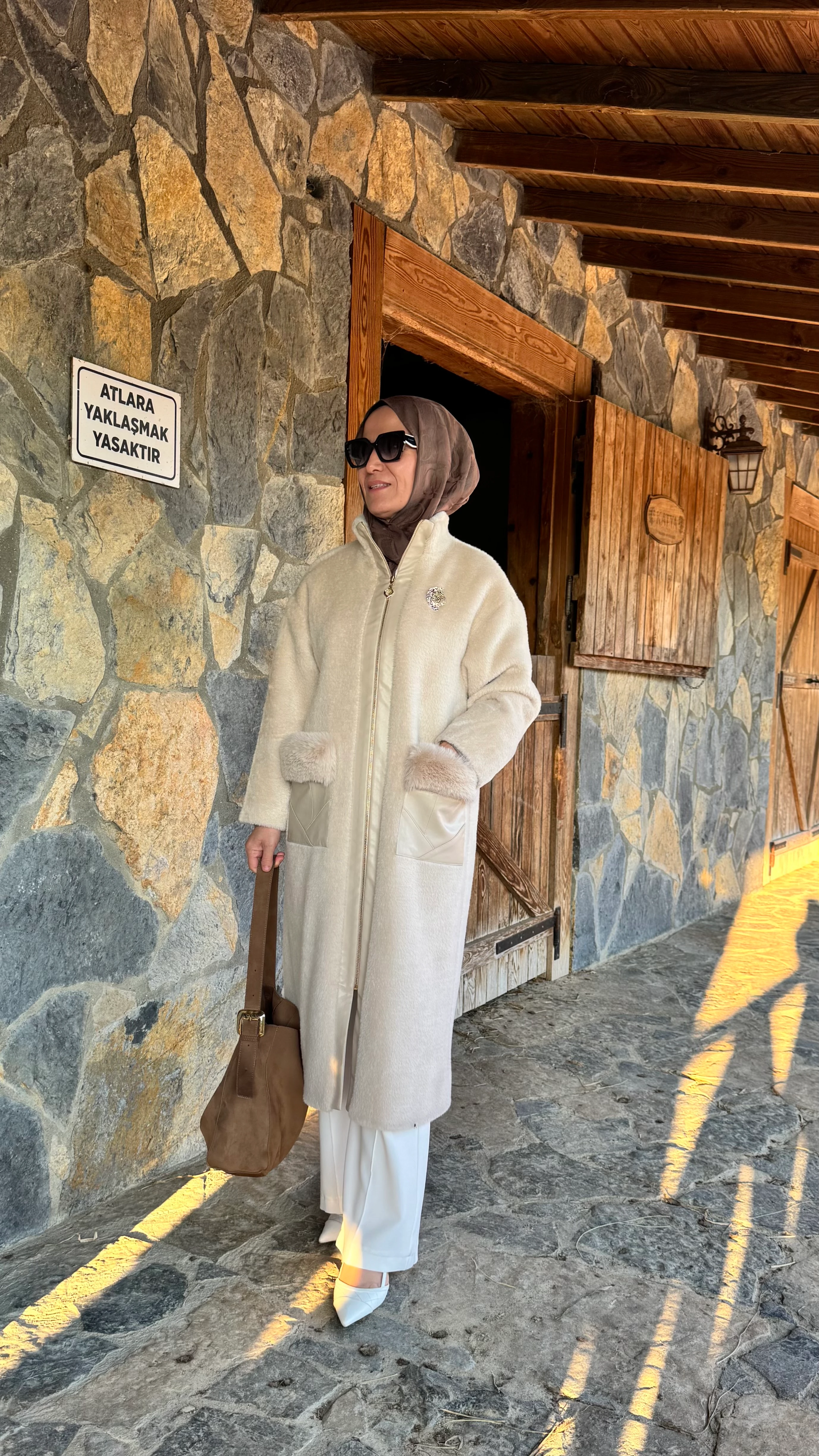 DERİ DETAYLI ANGORA ARA BOY KABAN 