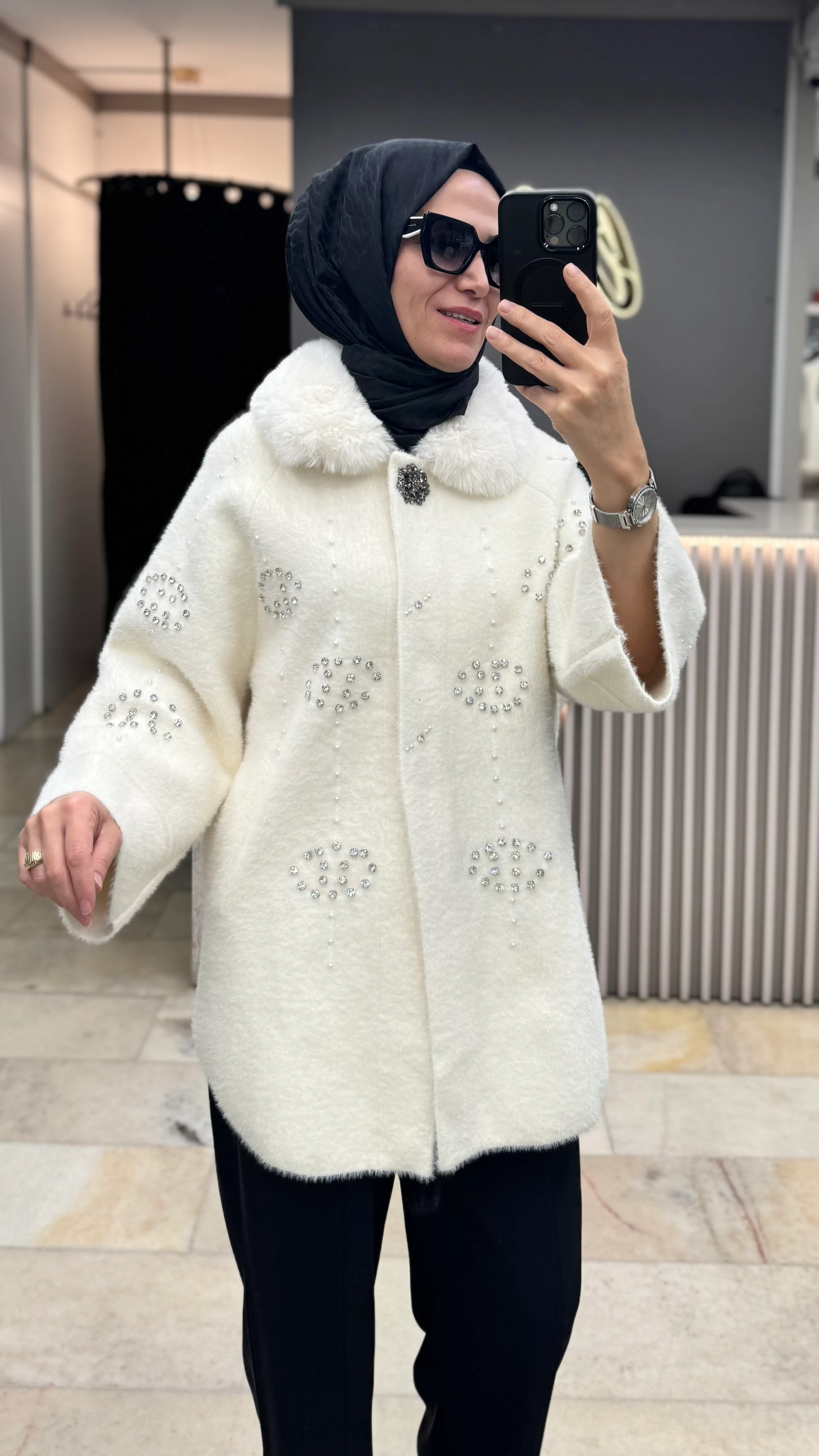 ANGORA YAKASI KÜRKLÜ  TAŞ DETAYLI HIRKA