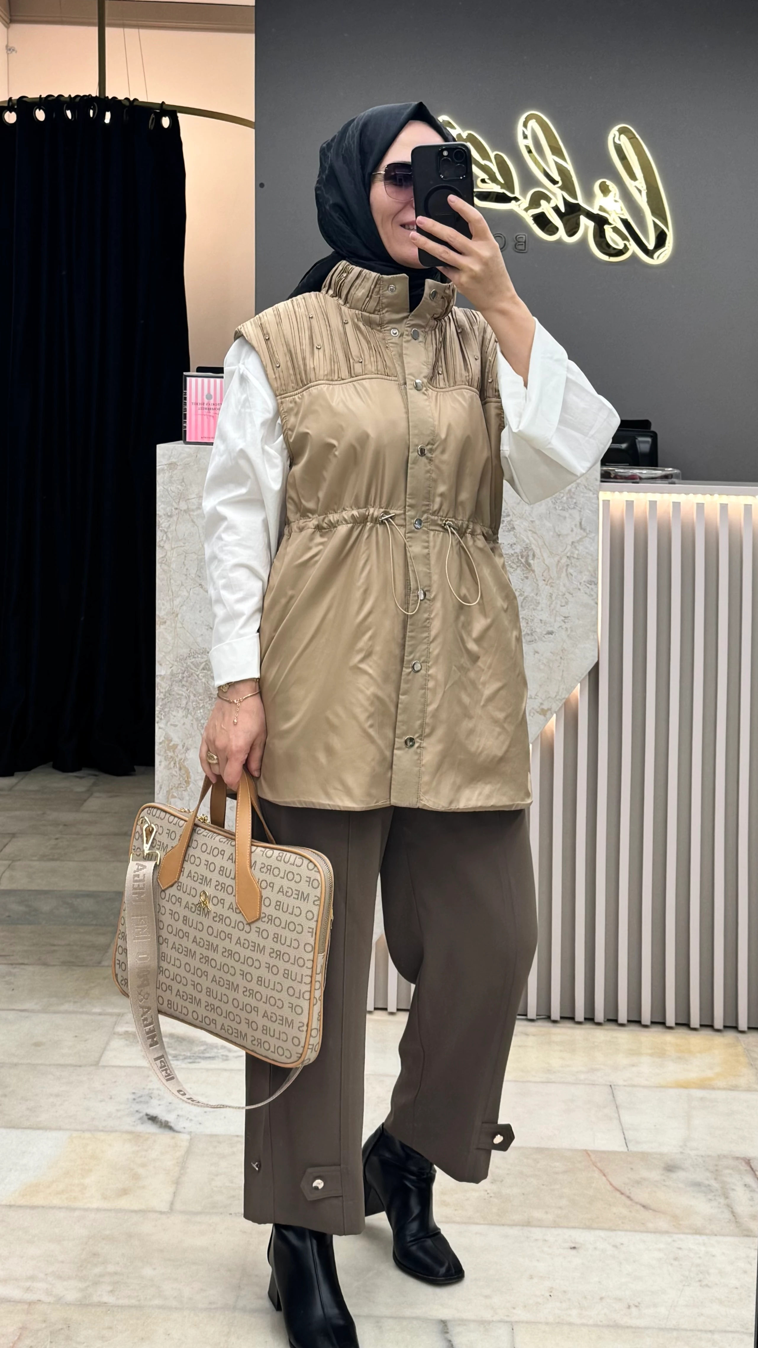 JUPE DERİ GÖRÜNÜMLÜ TAŞLI YELEK