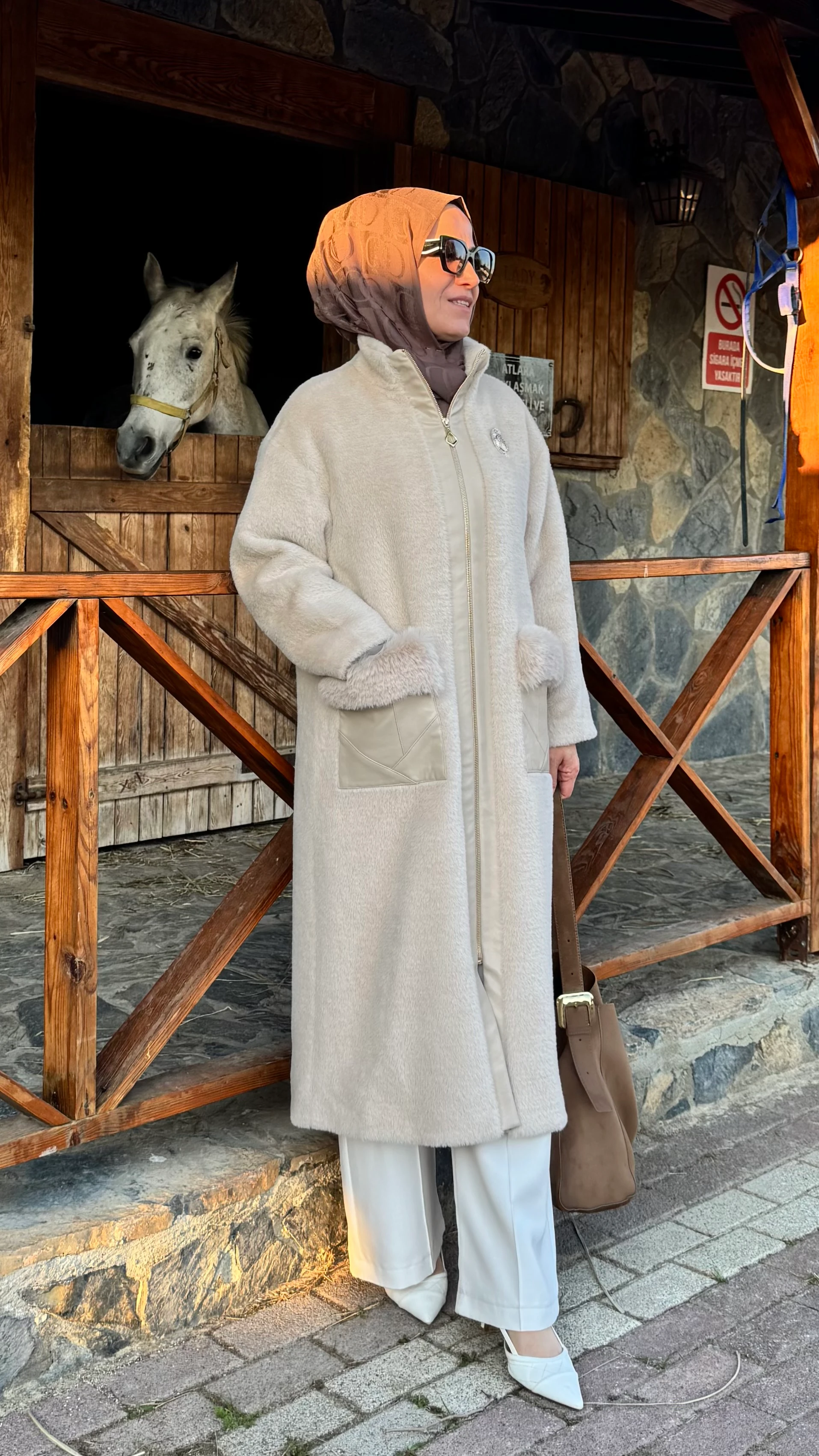 DERİ DETAYLI ANGORA ARA BOY KABAN 