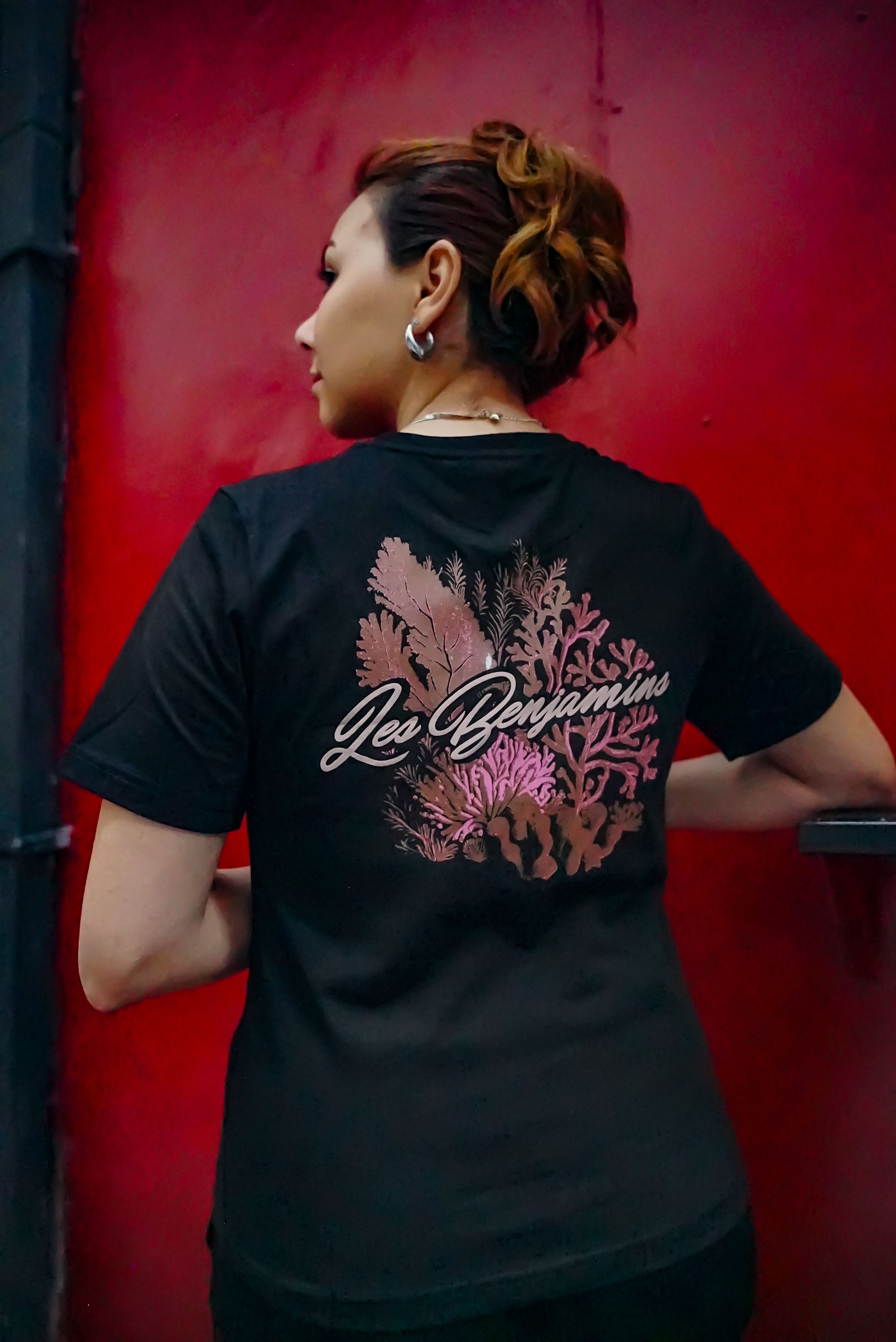 LB Model Pembe Baskılı Siyah T-Shirt (Sınırlı Sayıda)