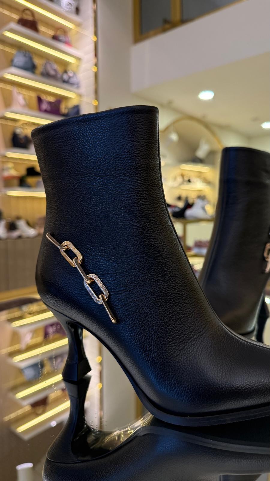Duygushoesbag Hakiki Deri Zincir Aksesuarlı Bot