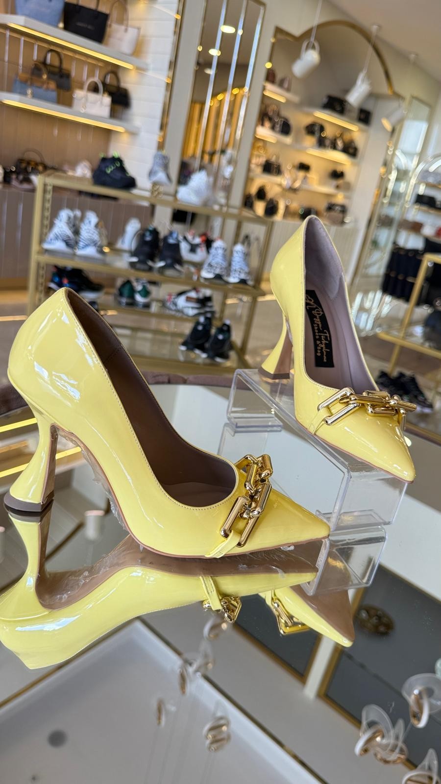 Duygushoesbag Kadın Rugan Limon Sarı Zincirli Stiletto